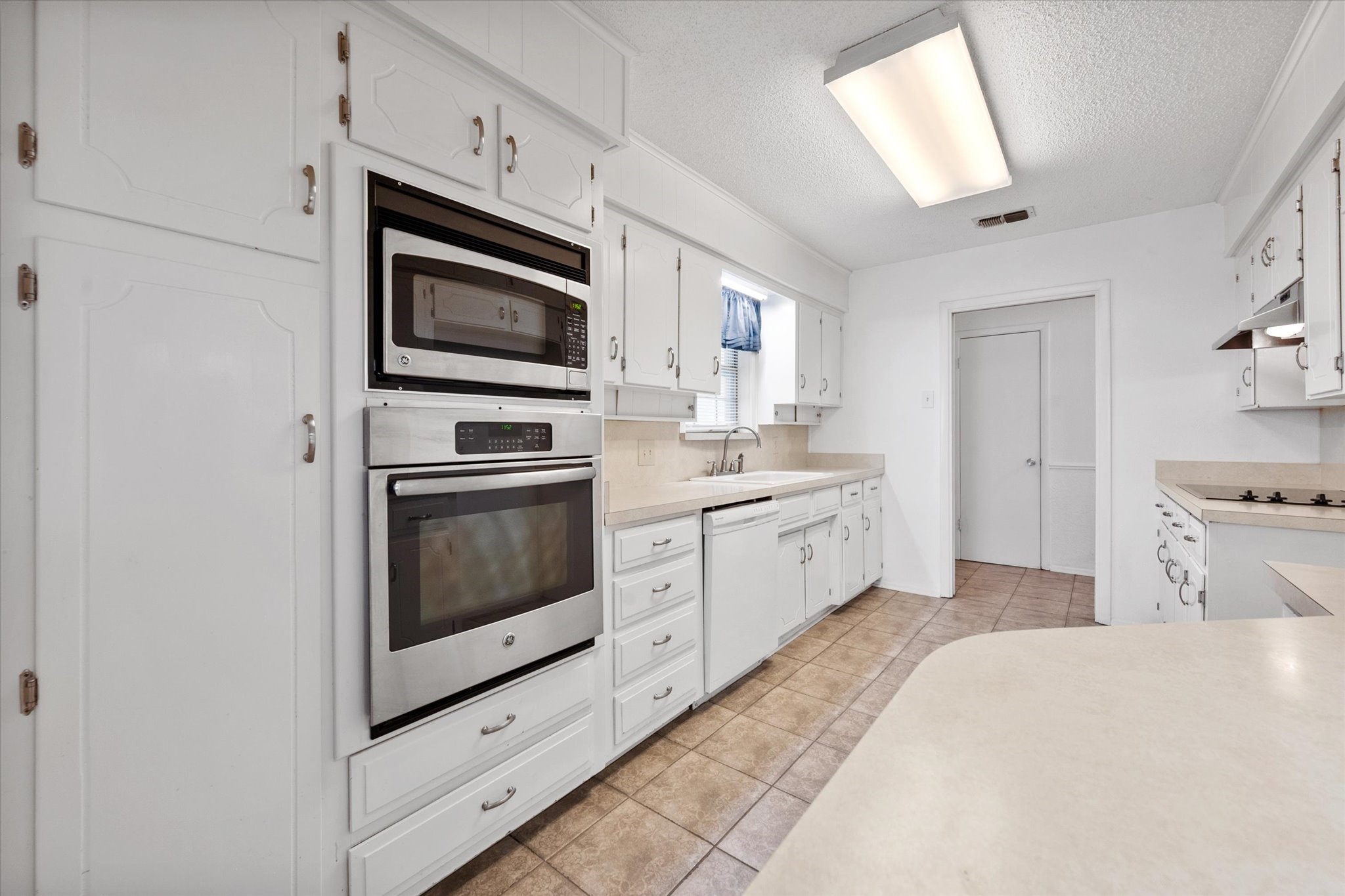 5654 Vega Drive
