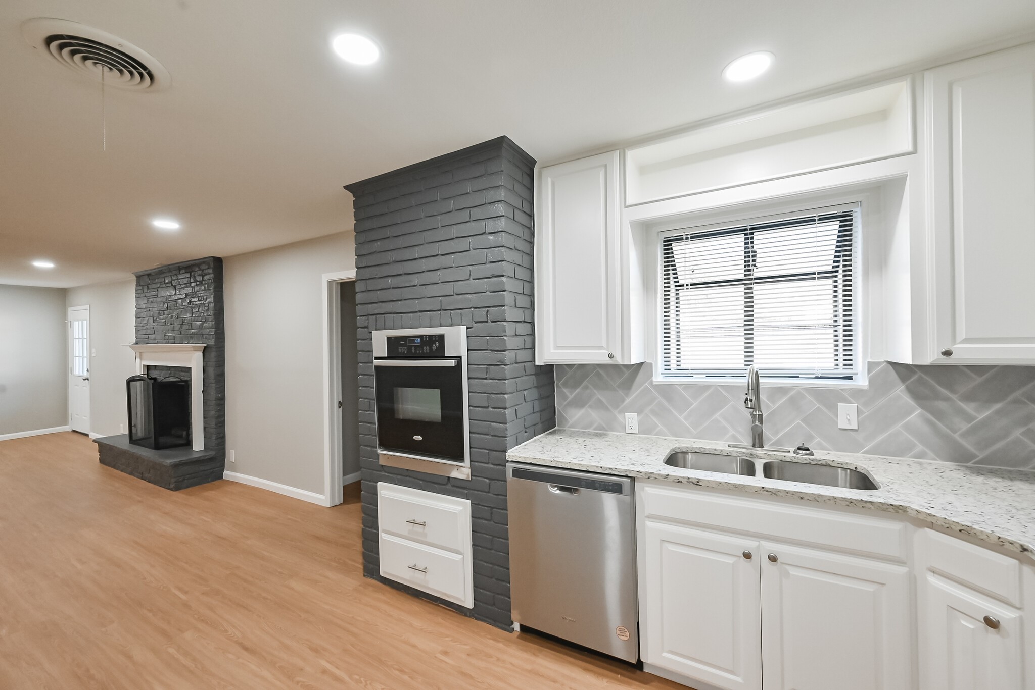 4313 Clayton Road W
