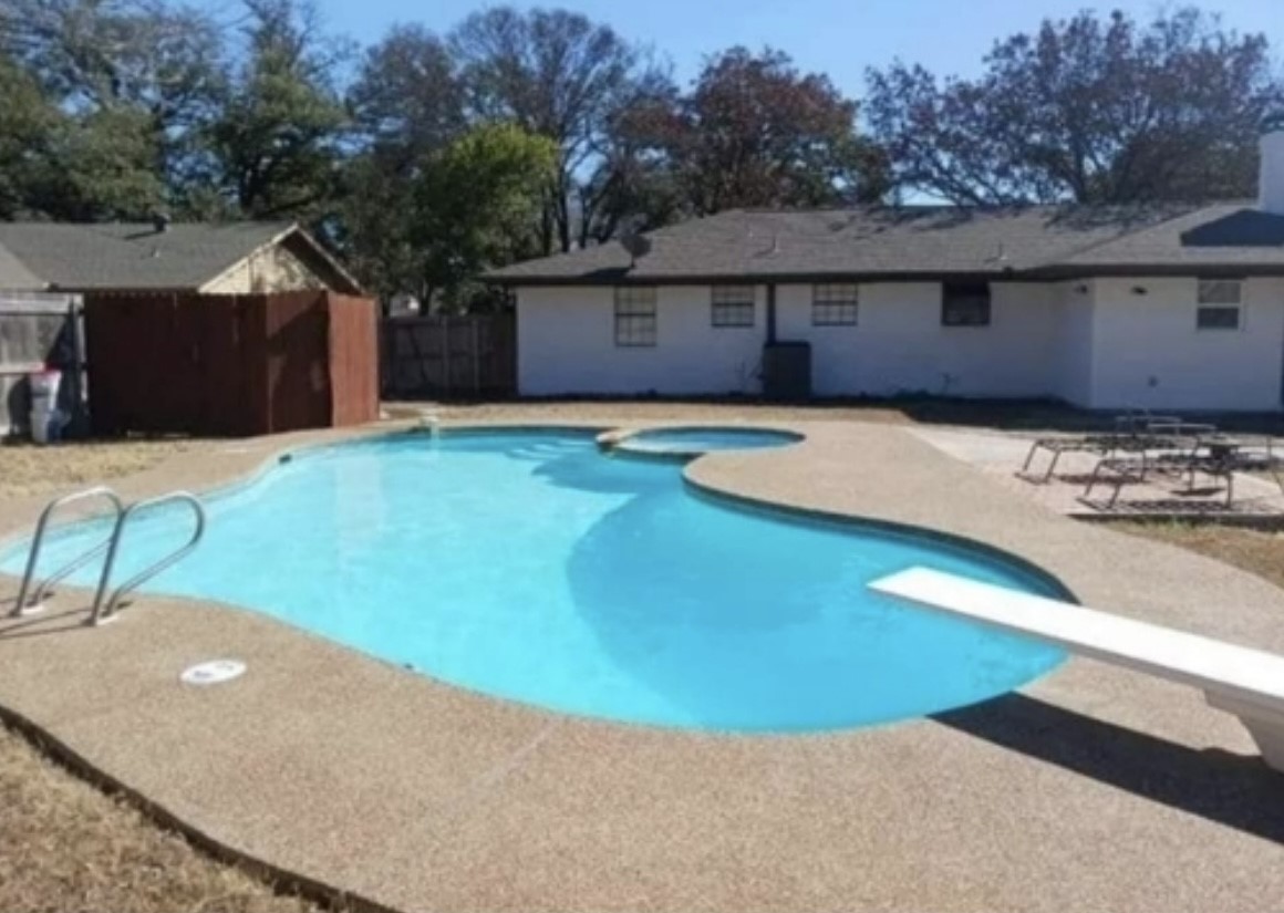 4313 Clayton Road W