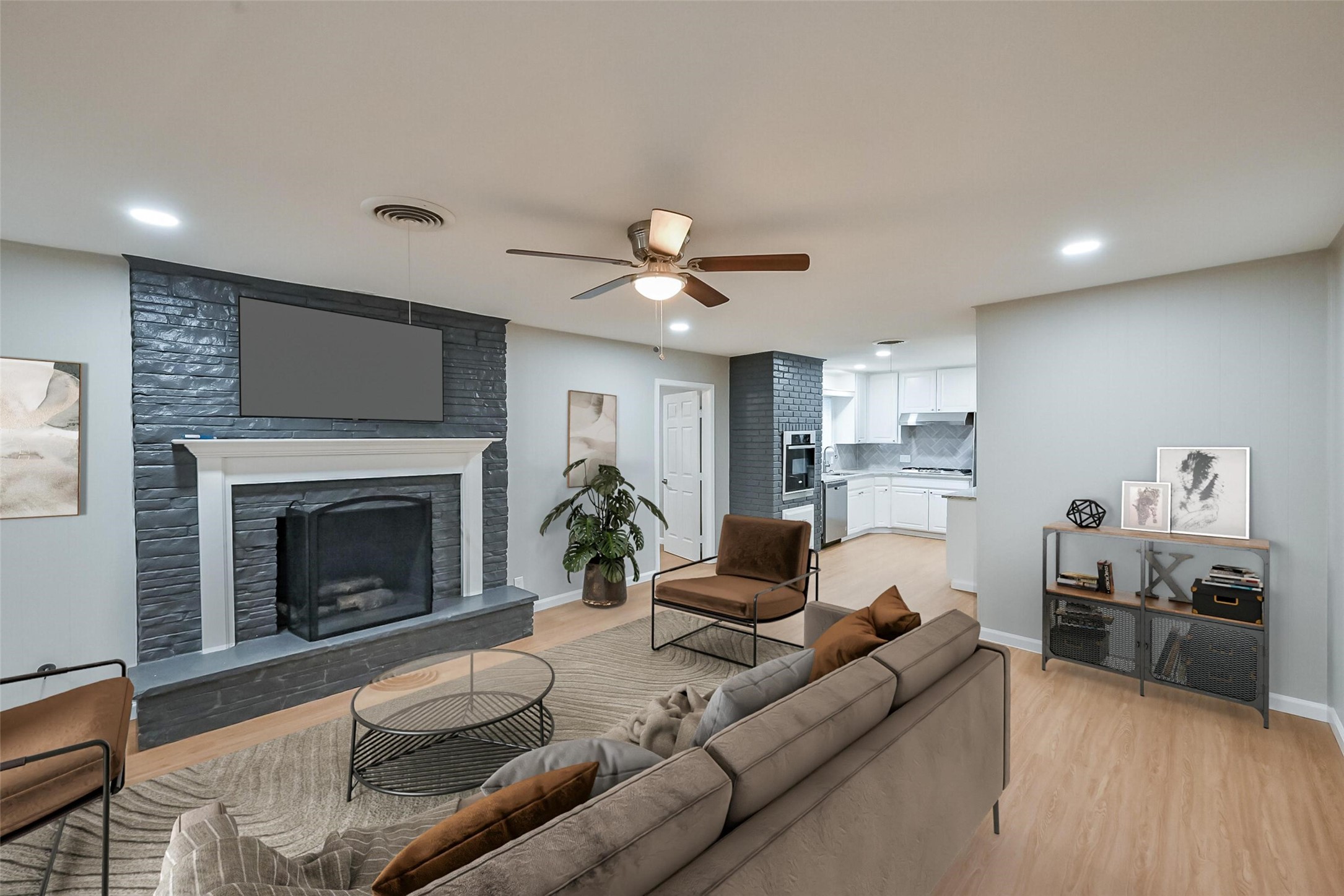 4313 Clayton Road W