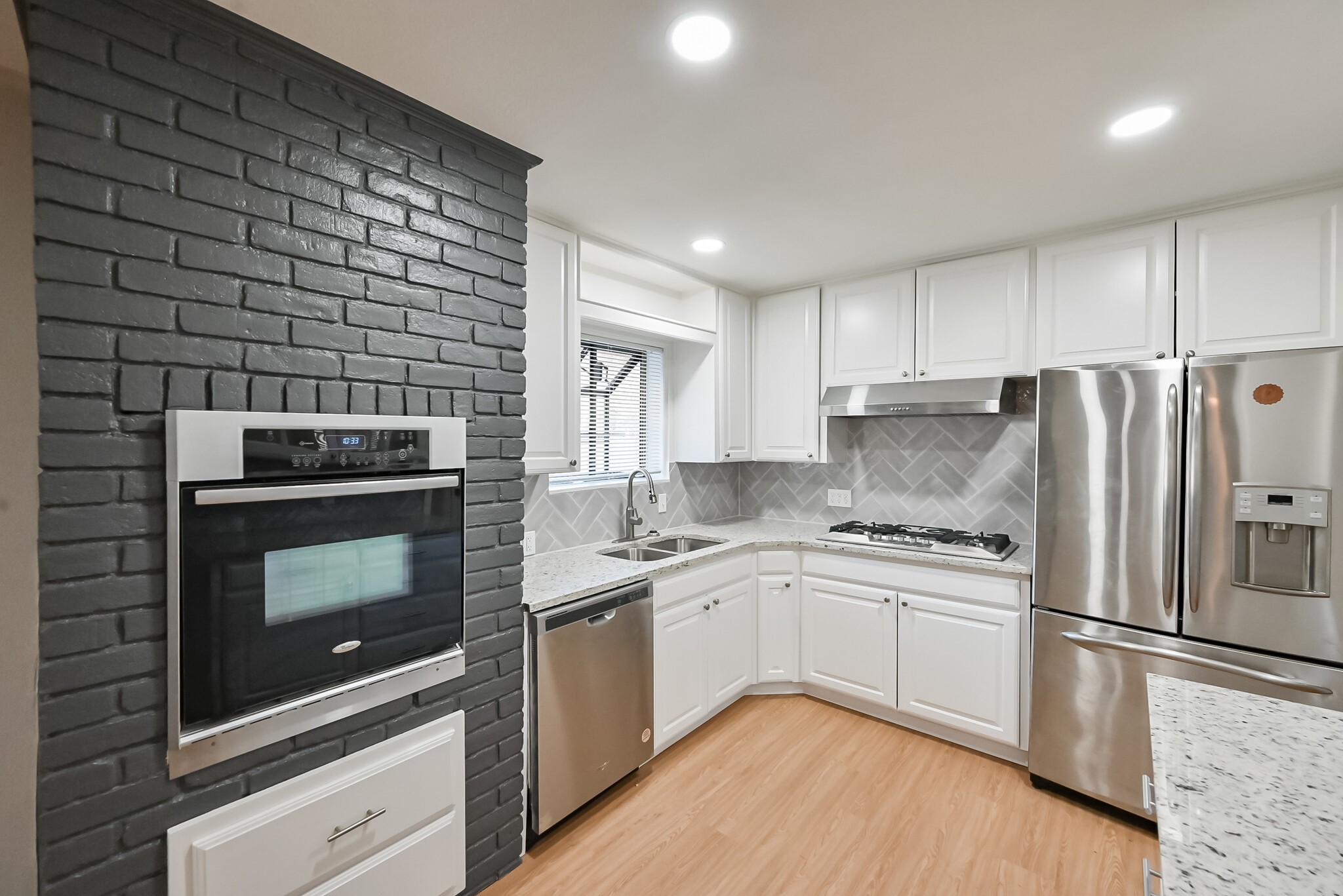 4313 Clayton Road W