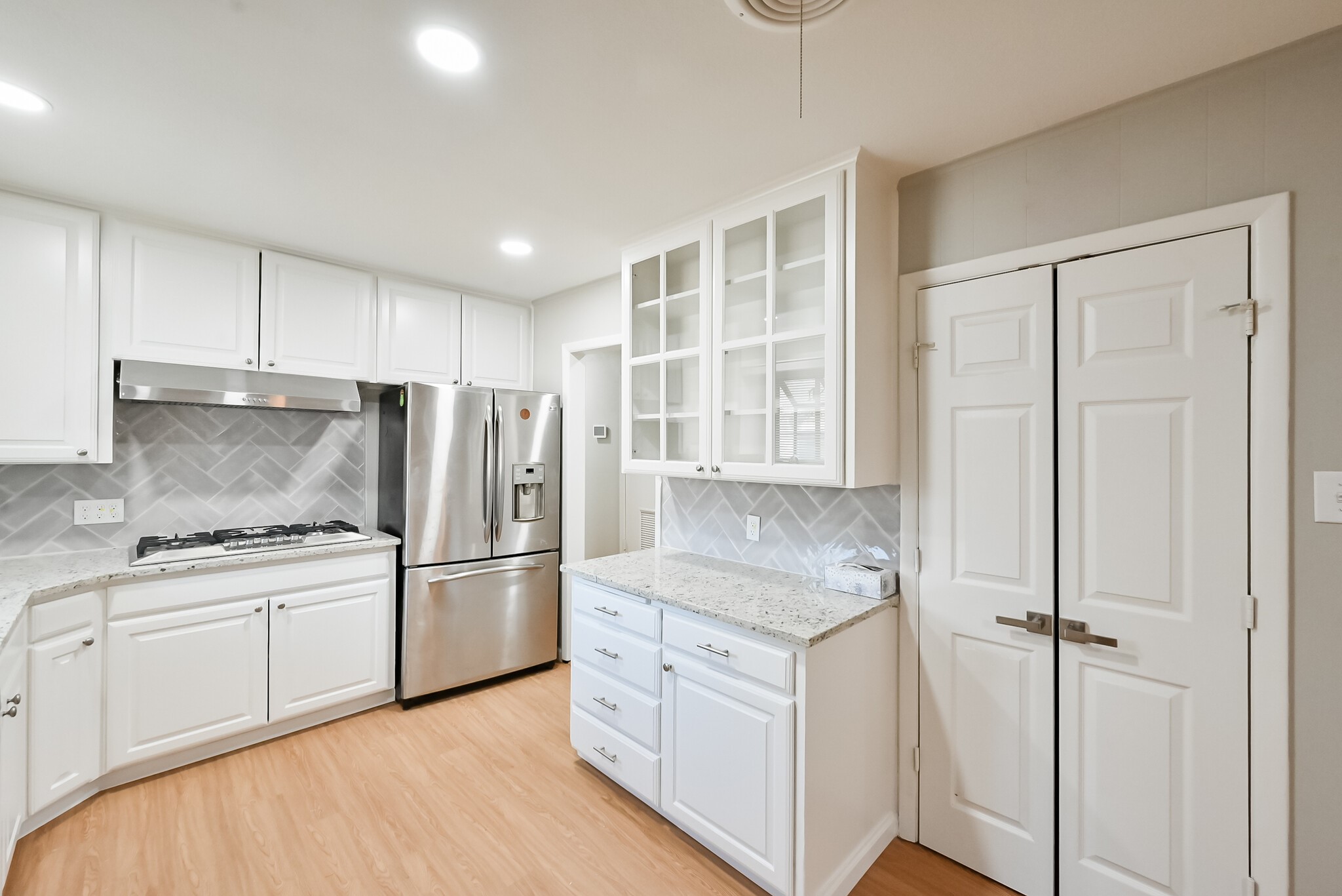4313 Clayton Road W