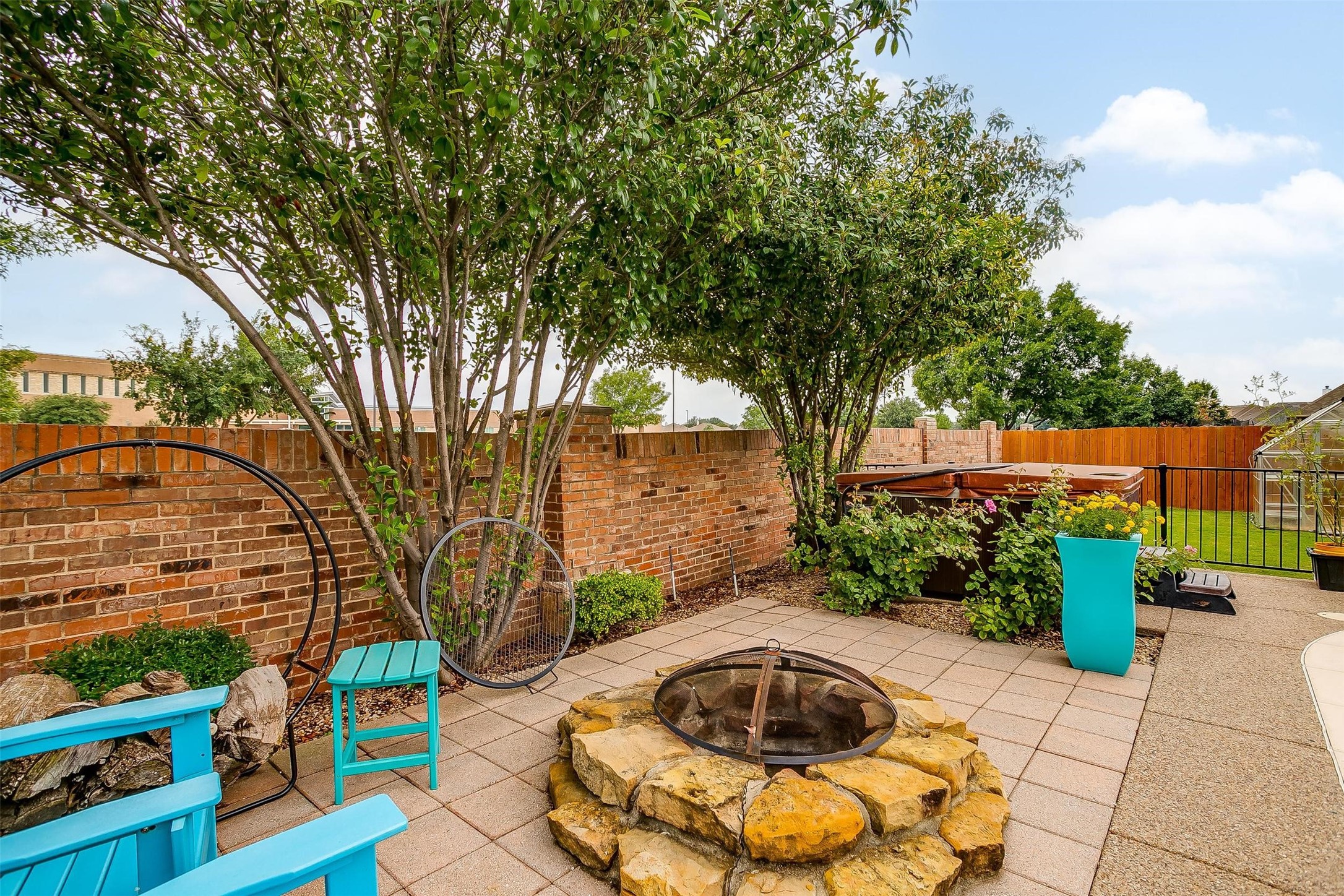 1108 Clairemont Lane