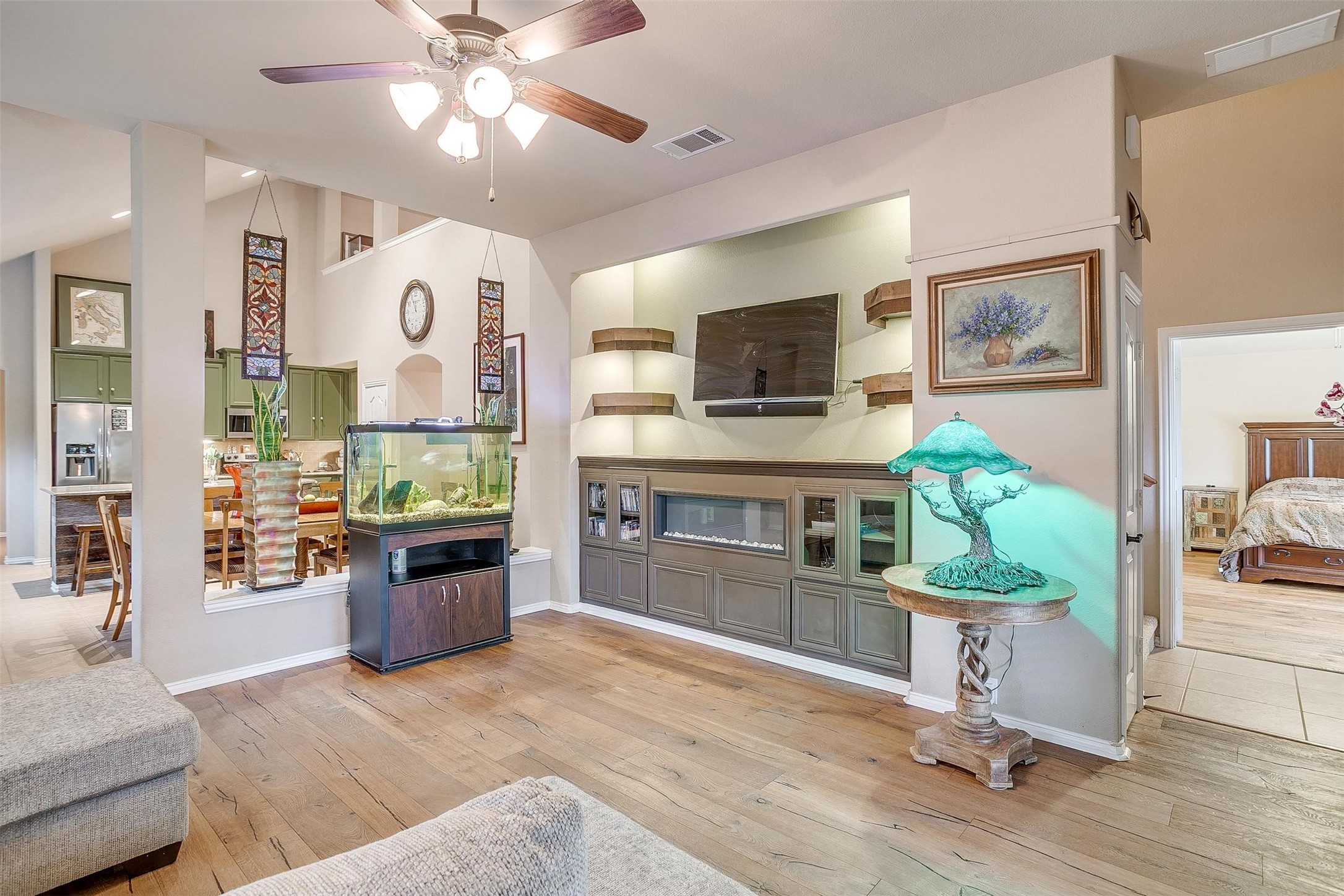 1108 Clairemont Lane
