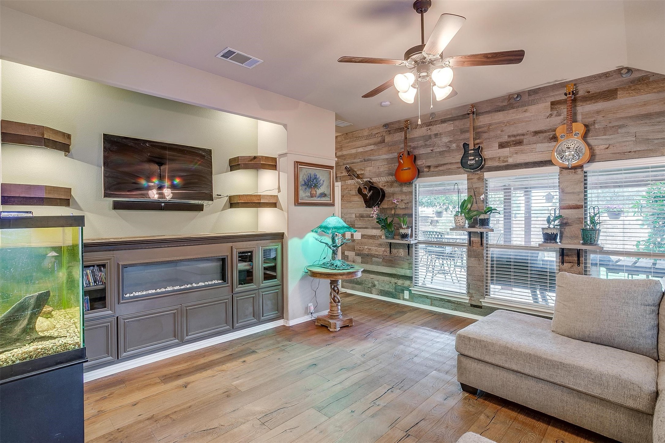 1108 Clairemont Lane