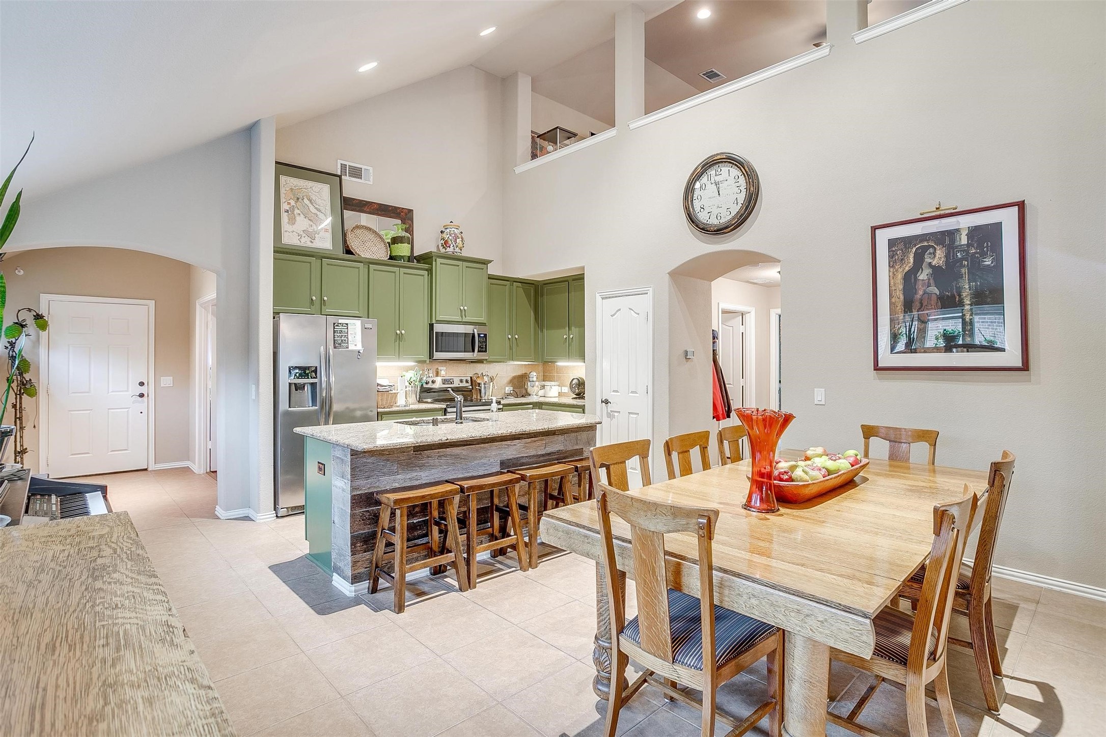 1108 Clairemont Lane