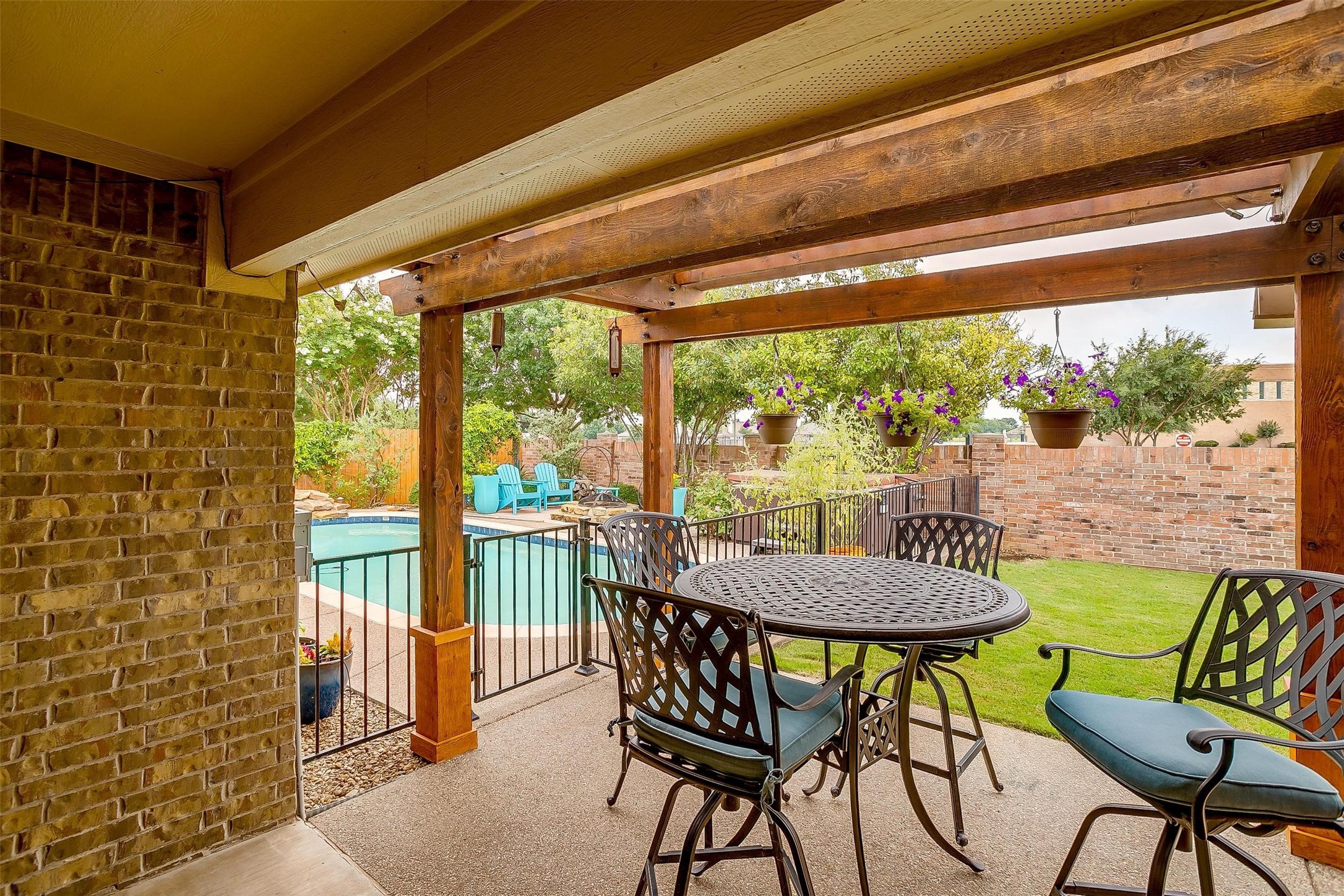 1108 Clairemont Lane