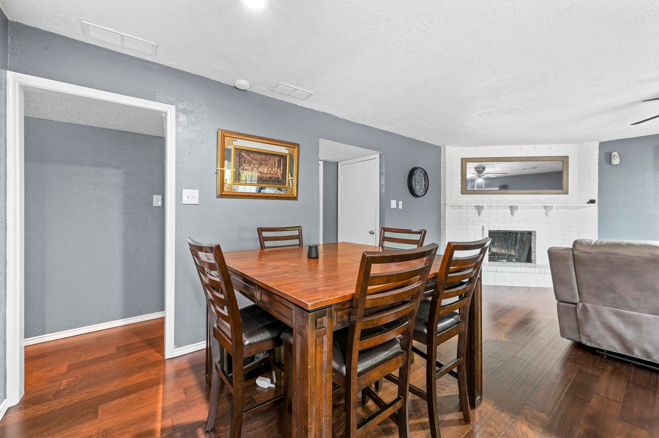 6805 Glenwood Drive
