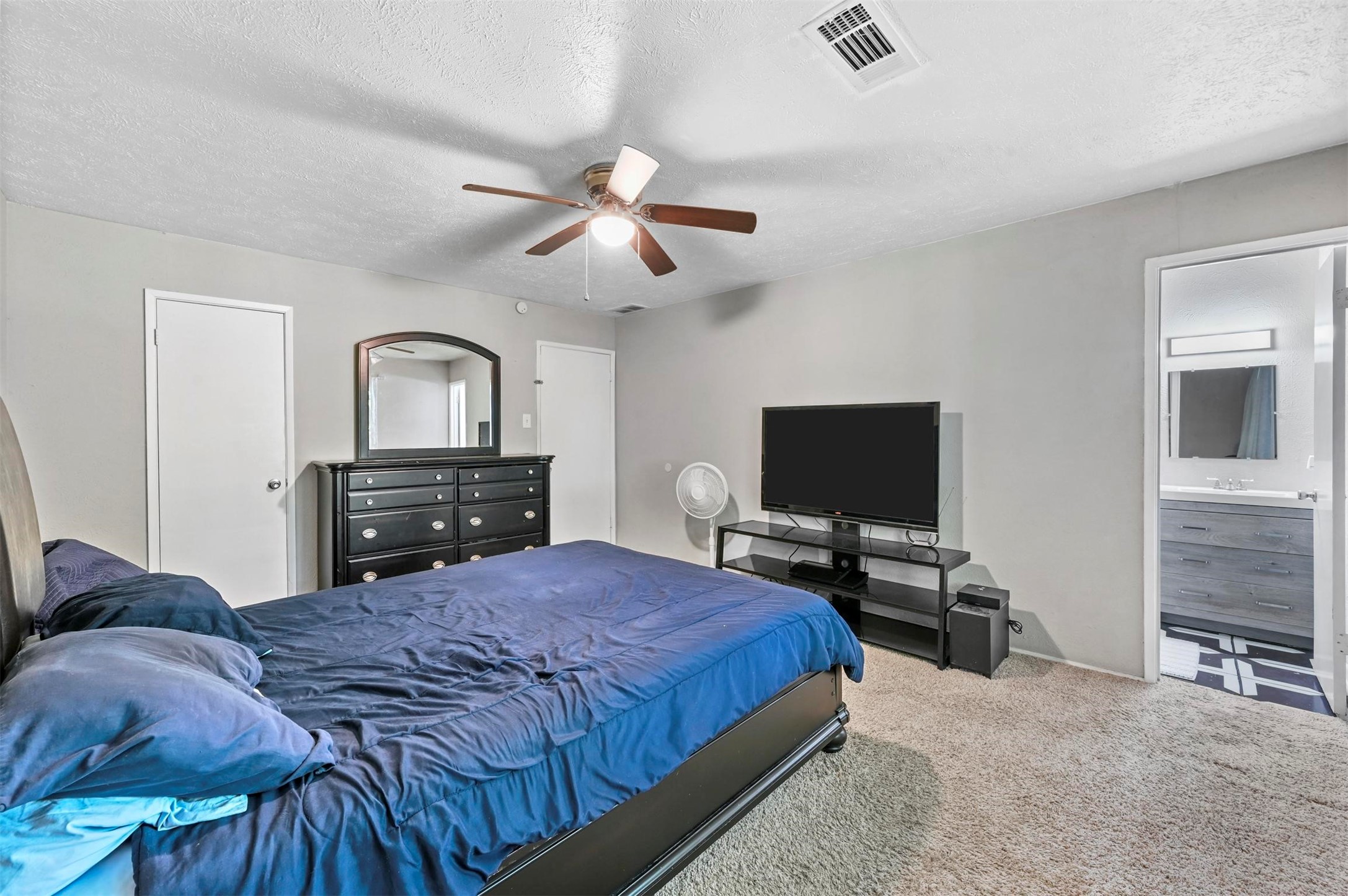 6805 Glenwood Drive