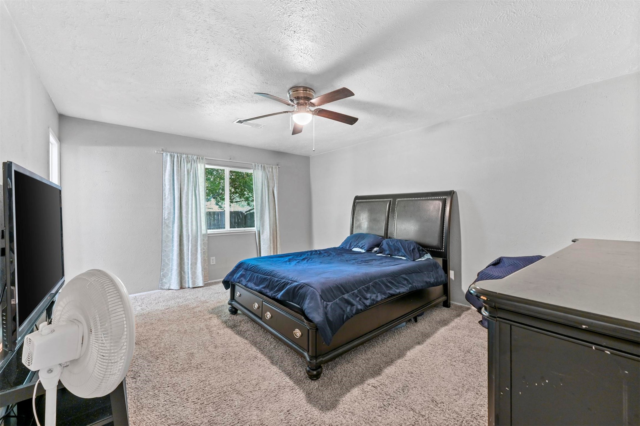 6805 Glenwood Drive
