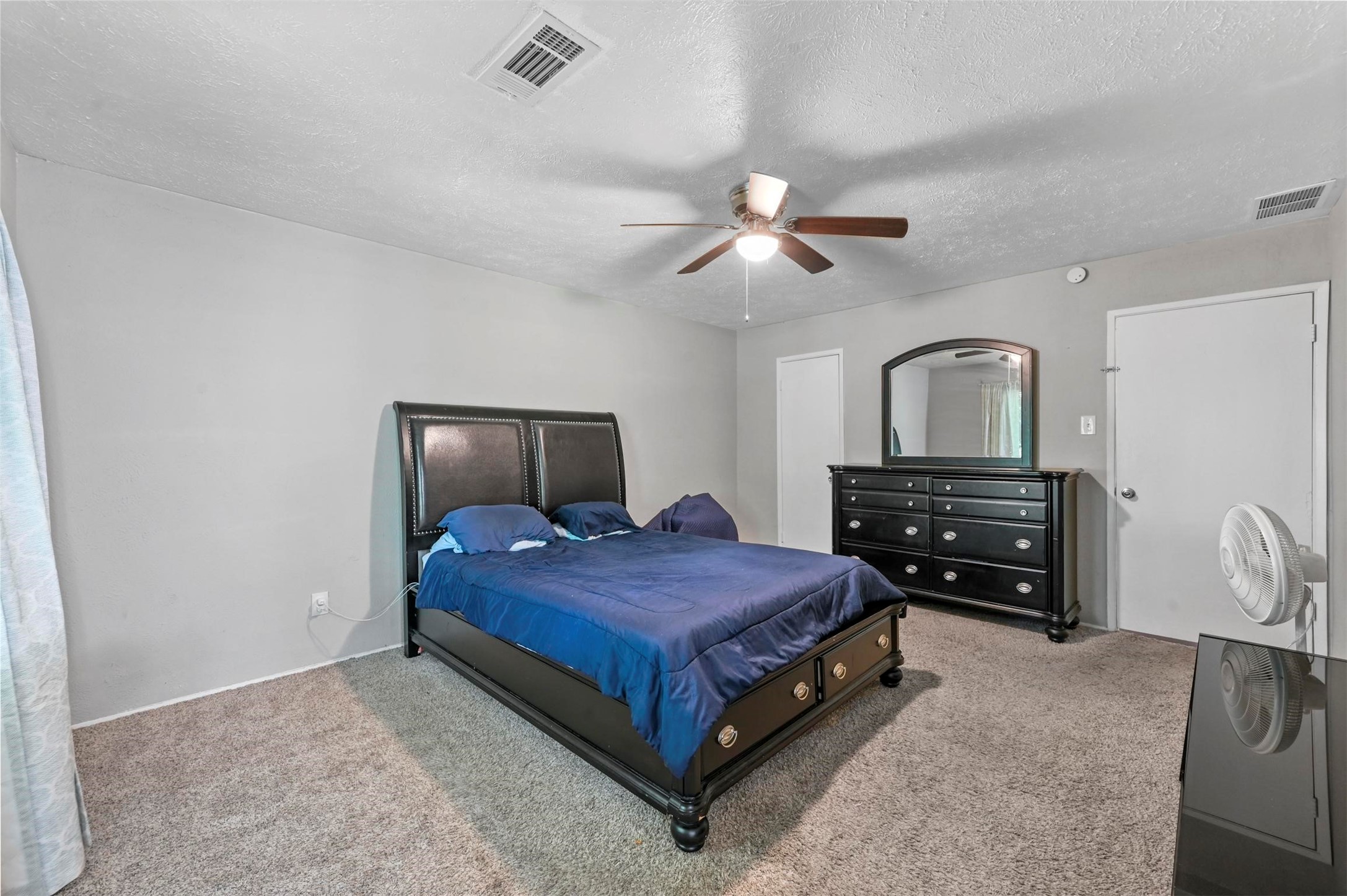 6805 Glenwood Drive