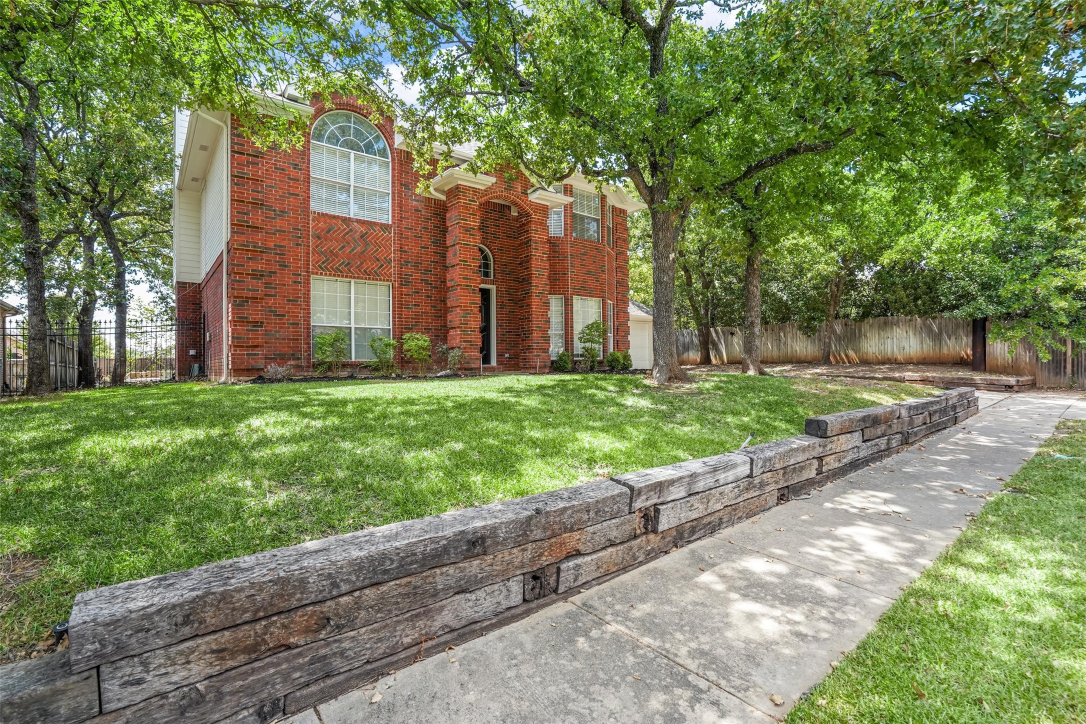 2705 Tally Ho Drive