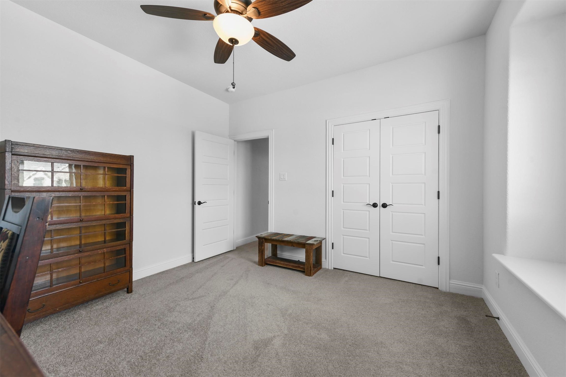 1201 Woodside Drive