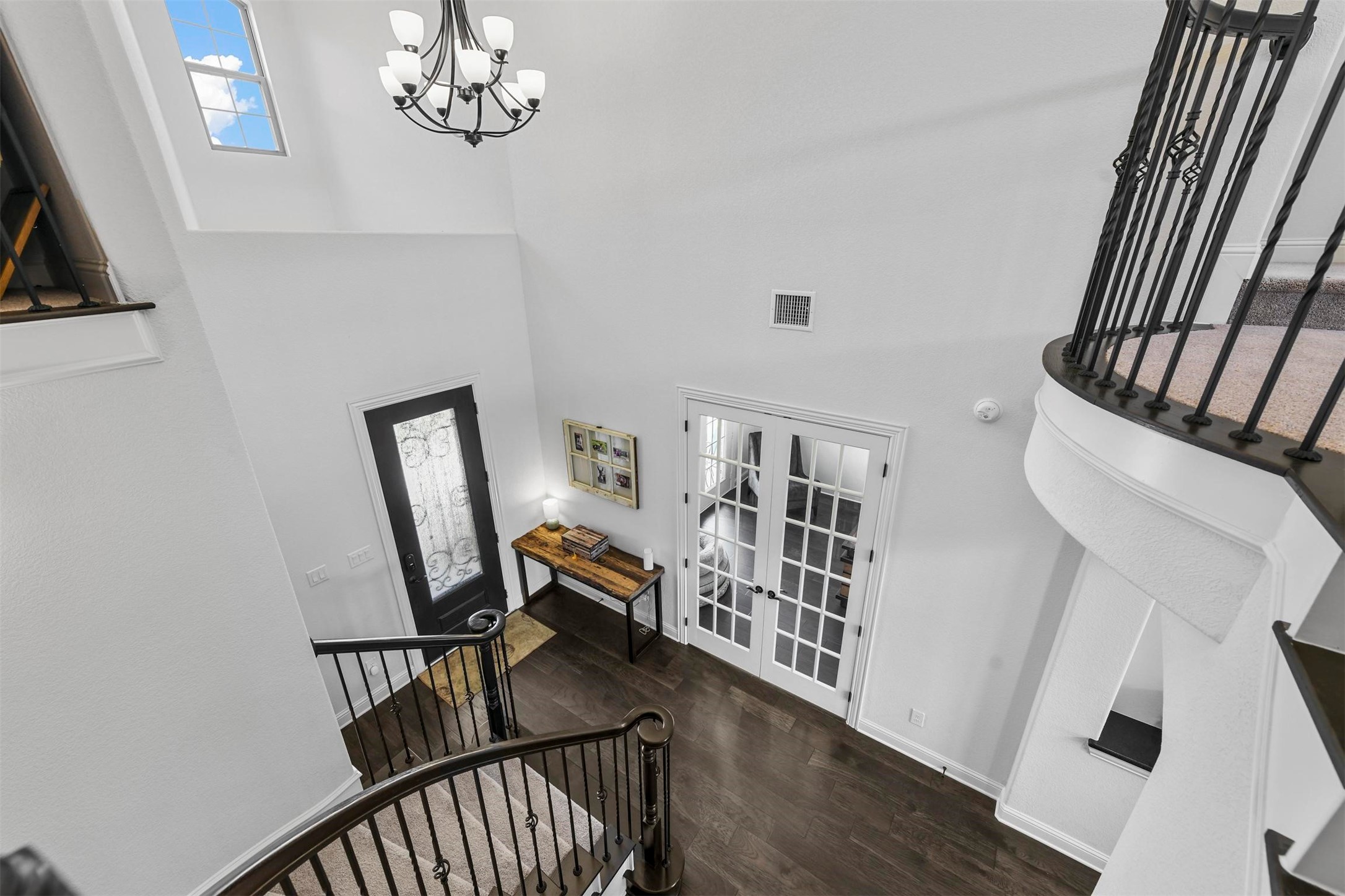 1201 Woodside Drive