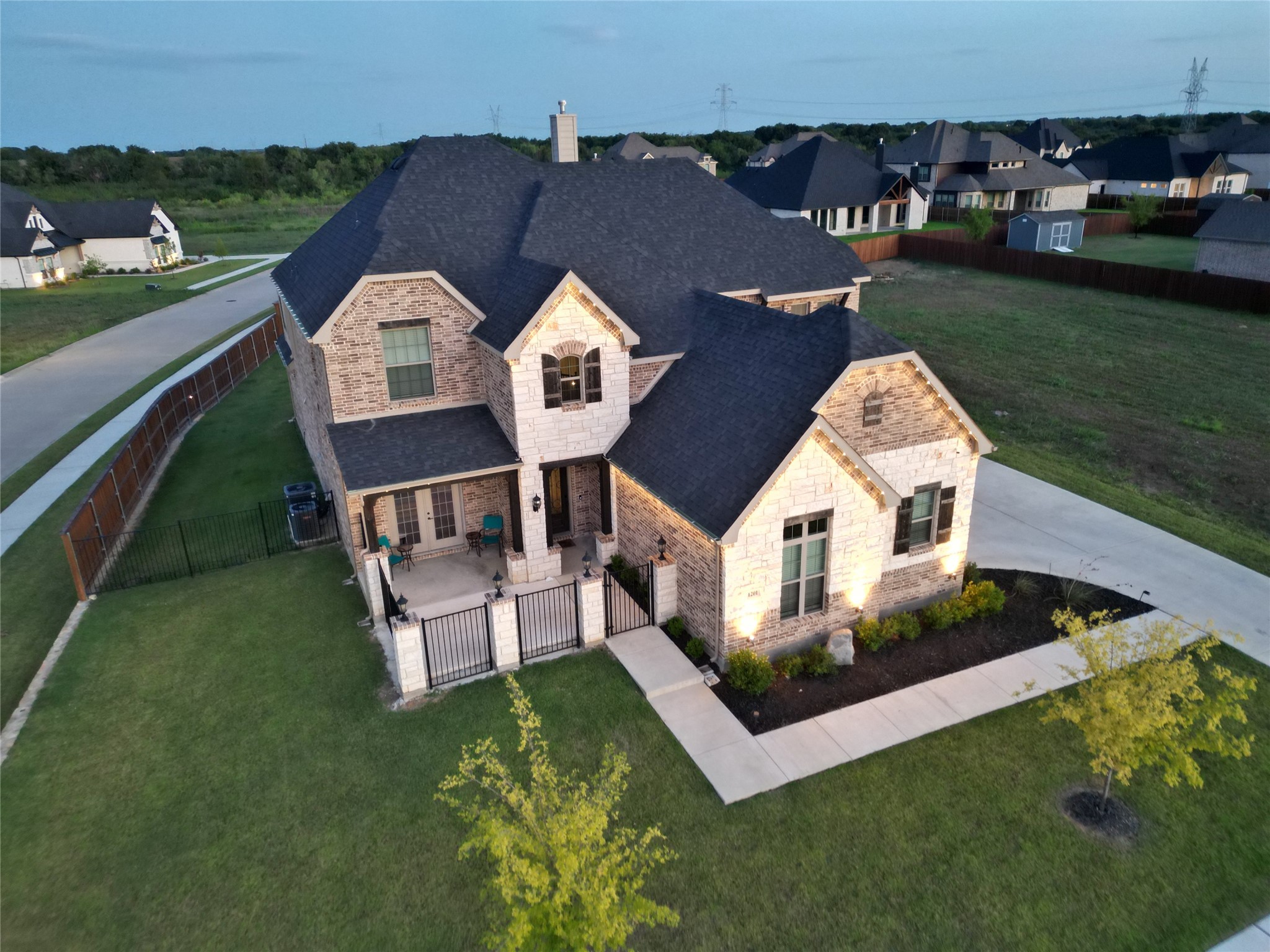 1201 Woodside Drive