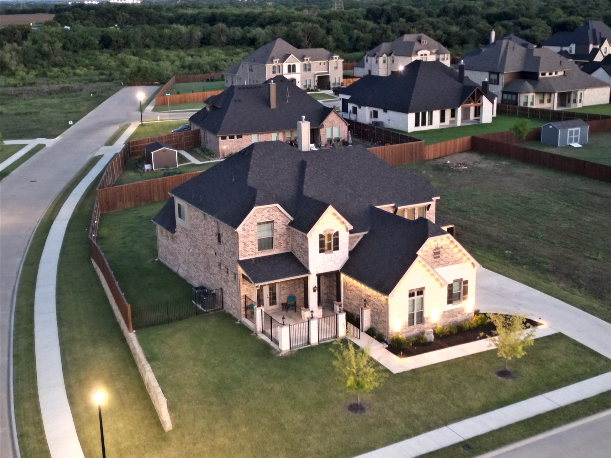 1201 Woodside Drive