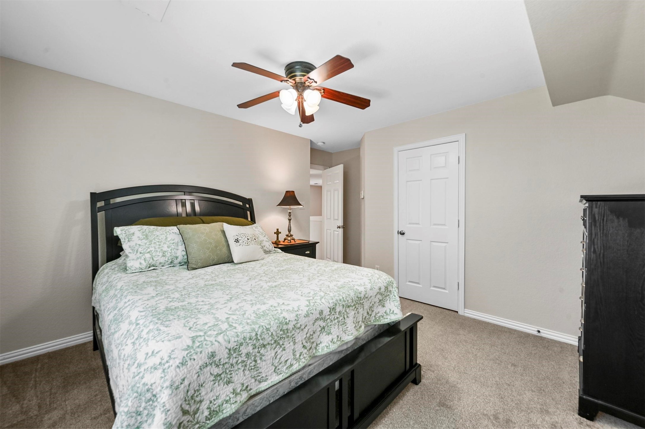 907 Turnberry Drive