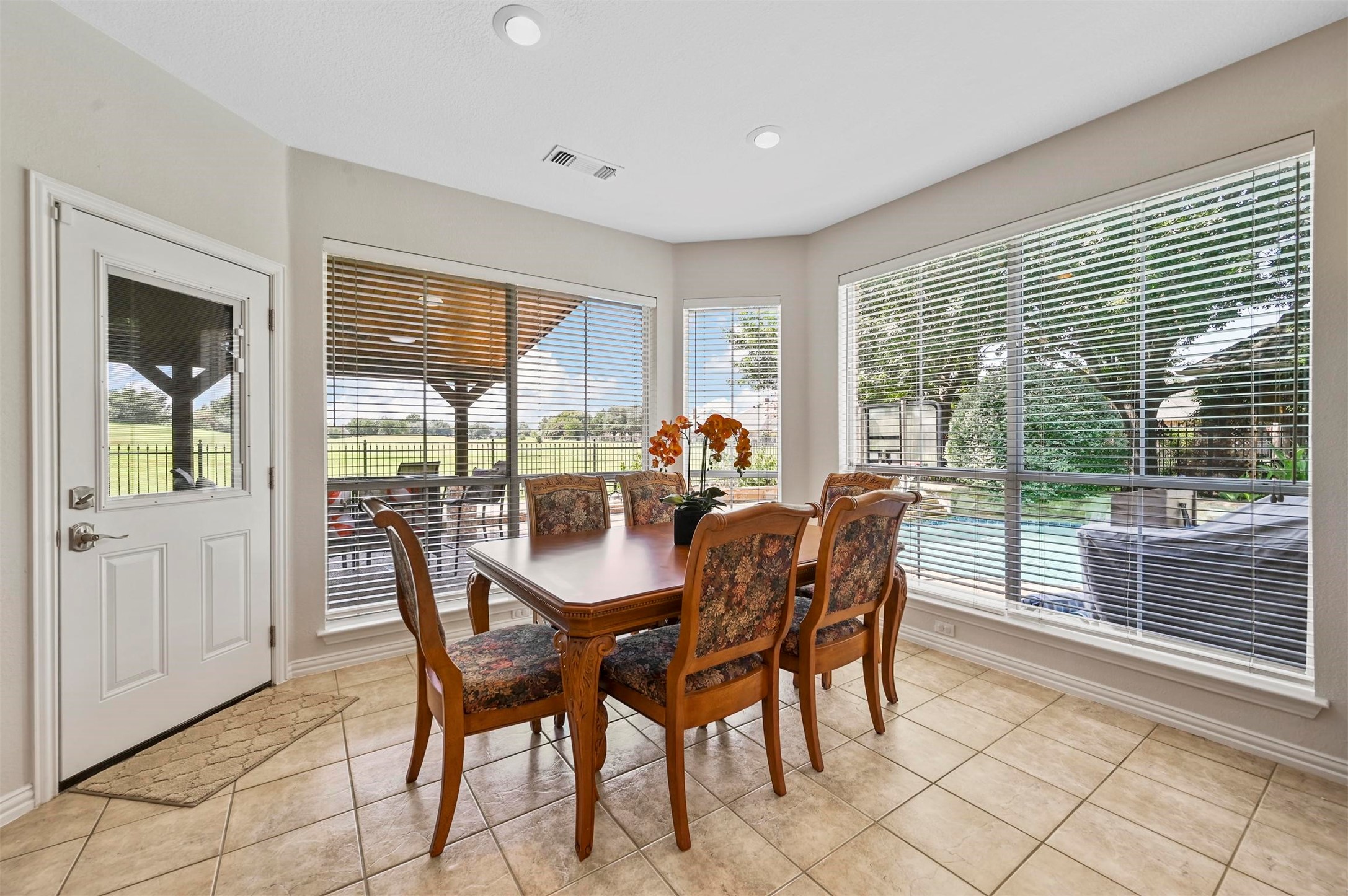 907 Turnberry Drive