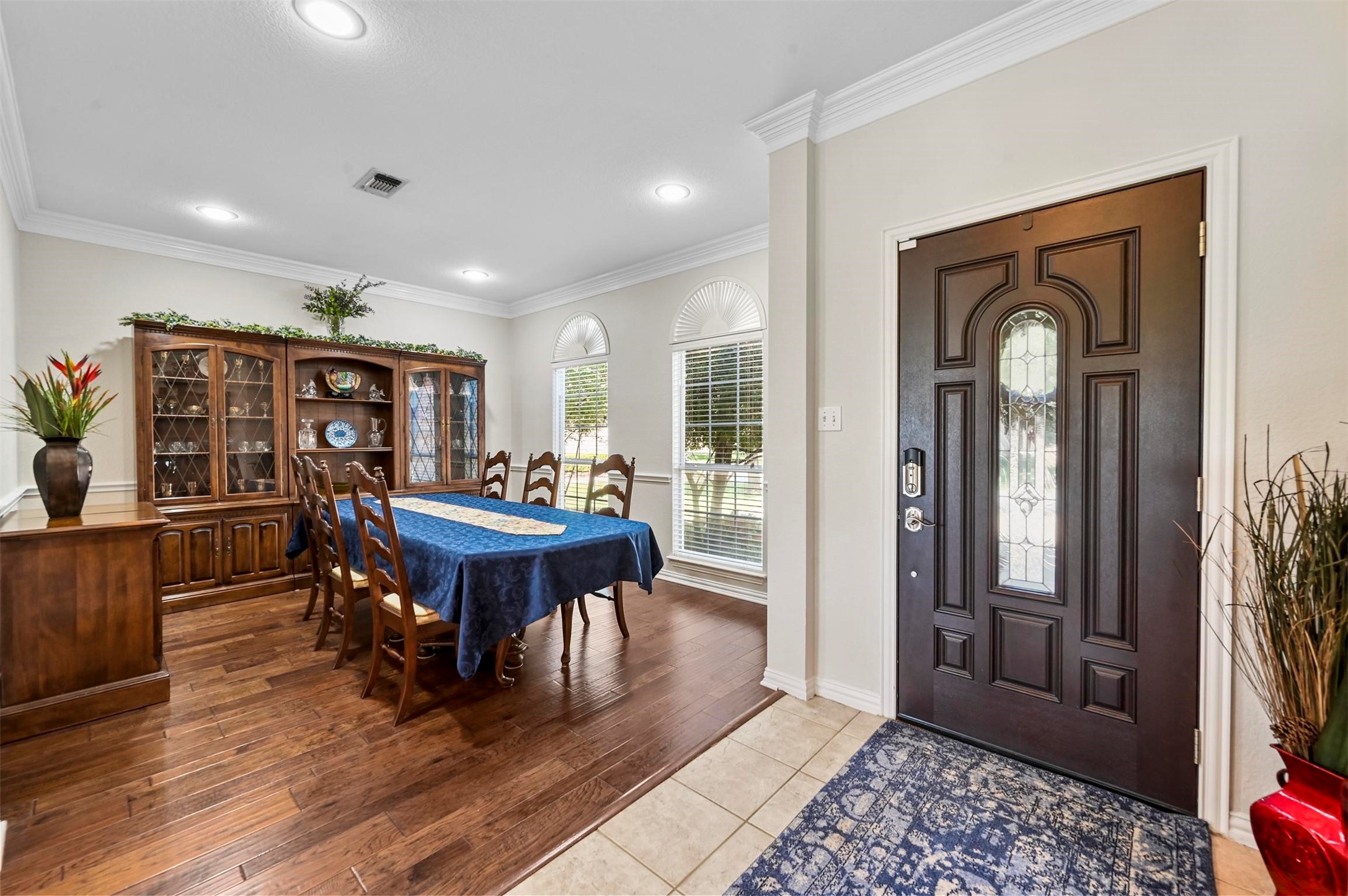 907 Turnberry Drive