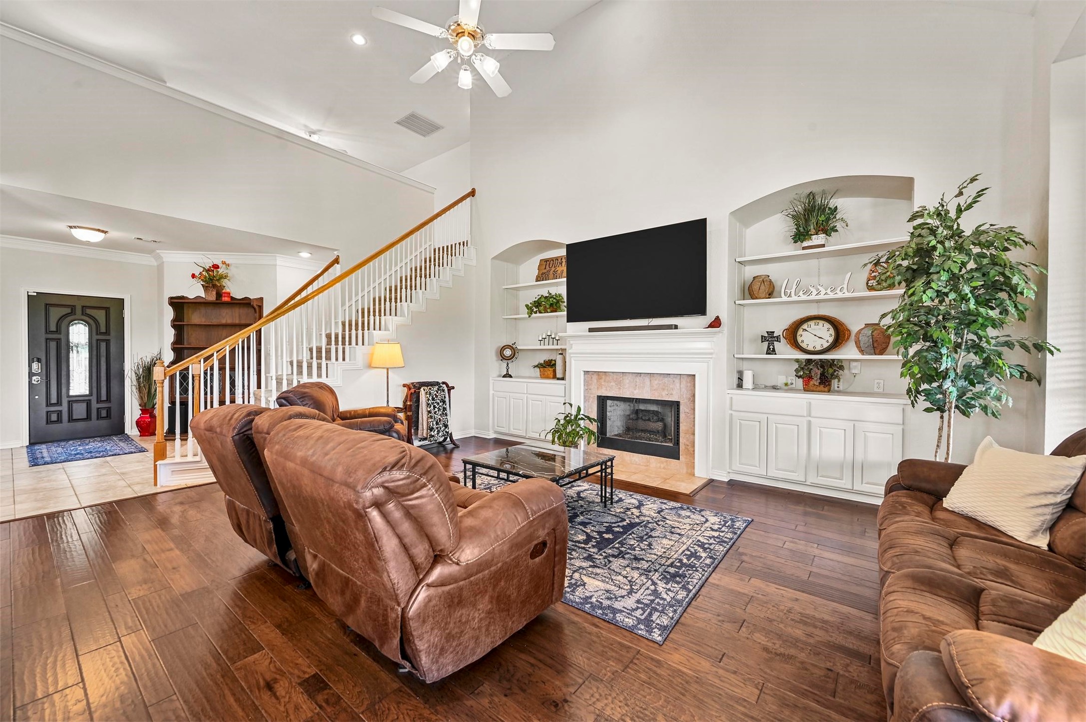 907 Turnberry Drive