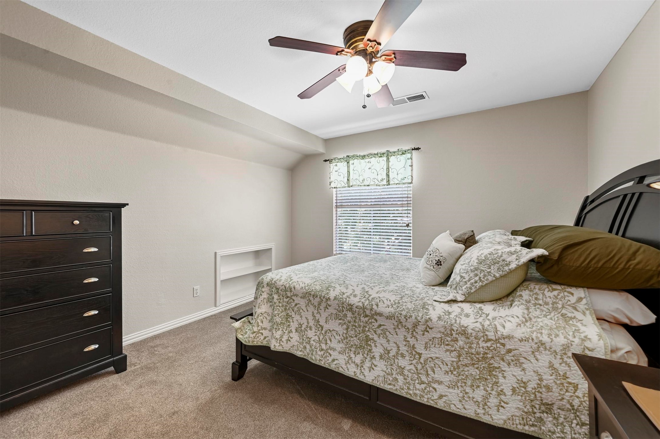 907 Turnberry Drive