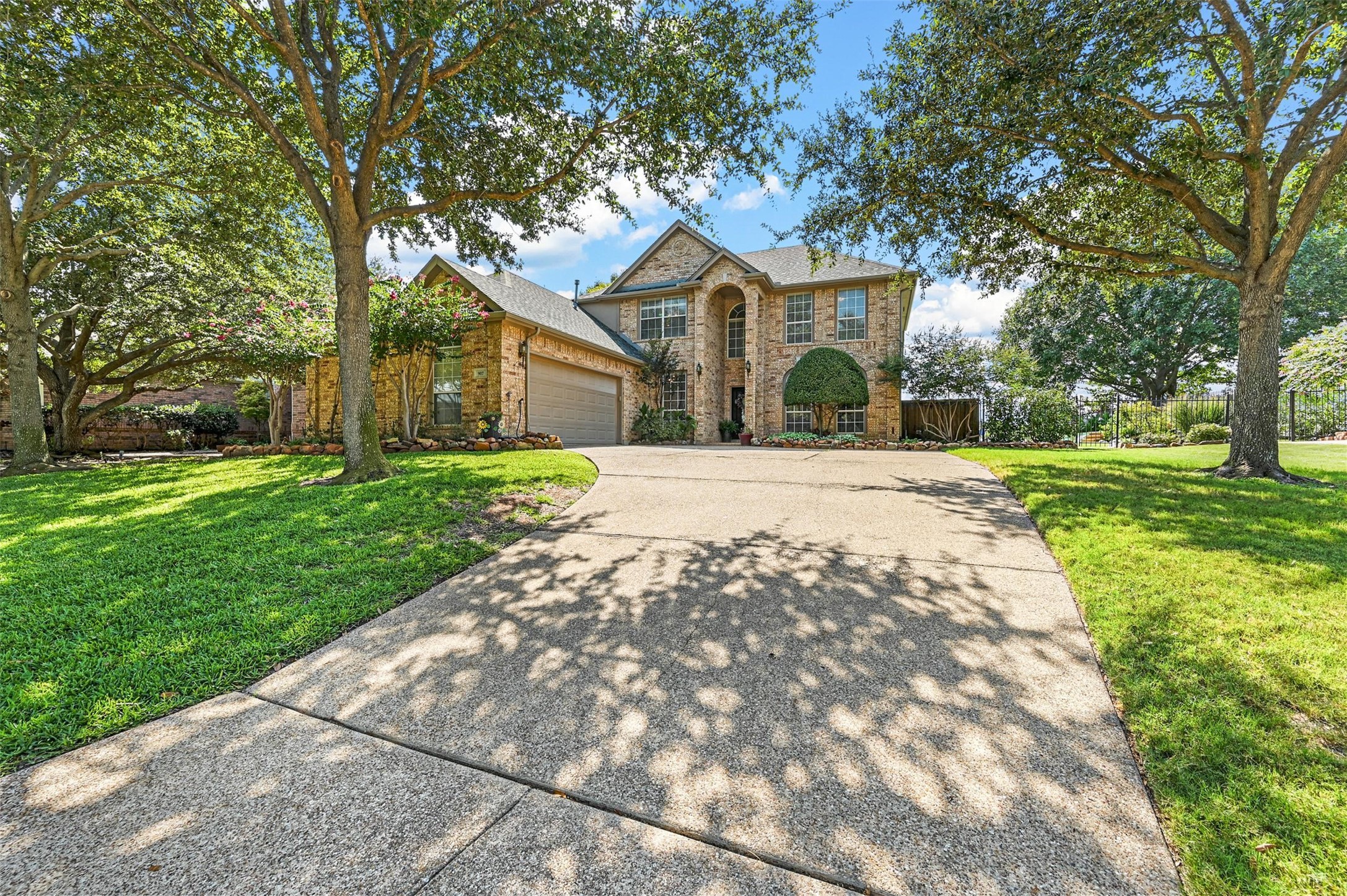 907 Turnberry Drive
