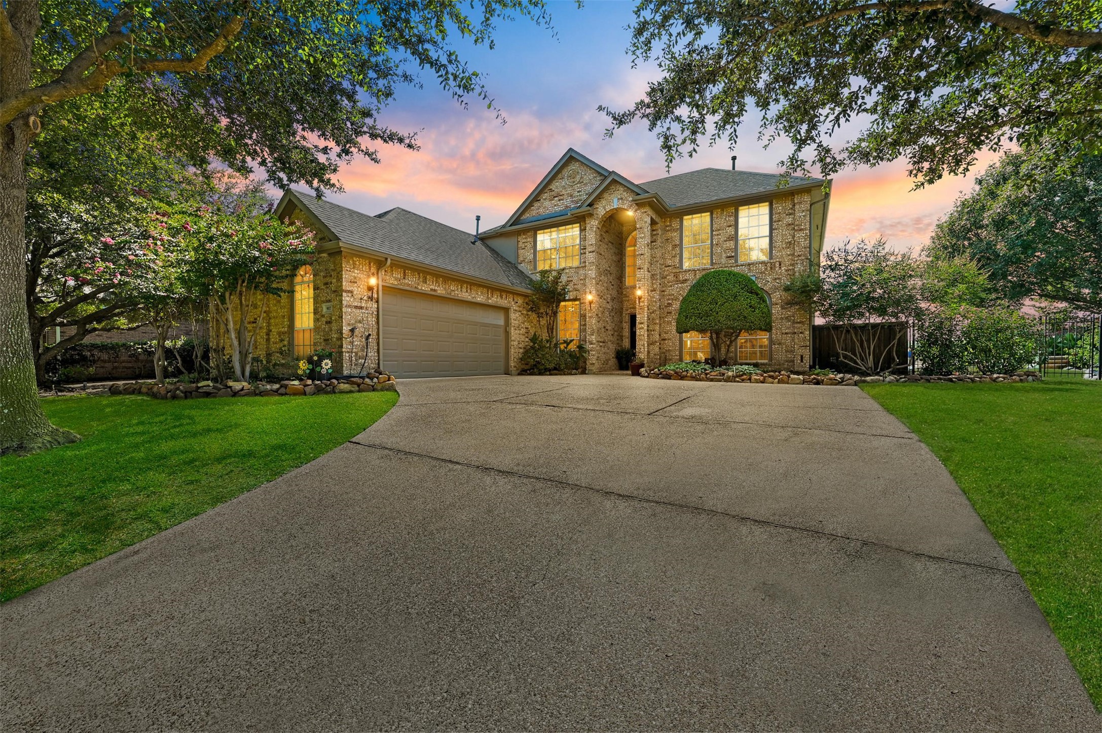 907 Turnberry Drive