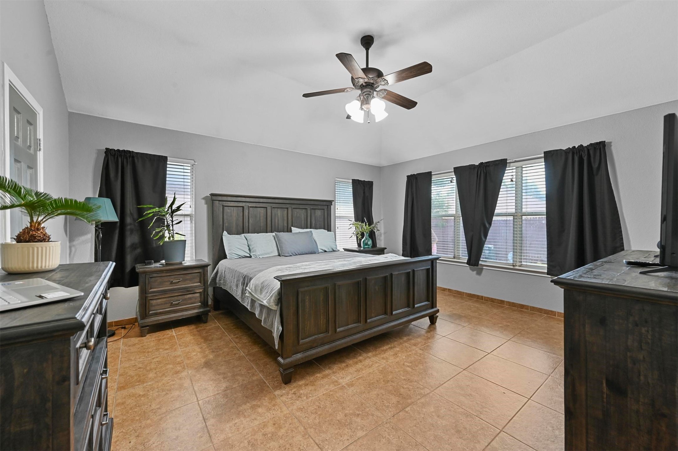 4418 Emerald Leaf Drive