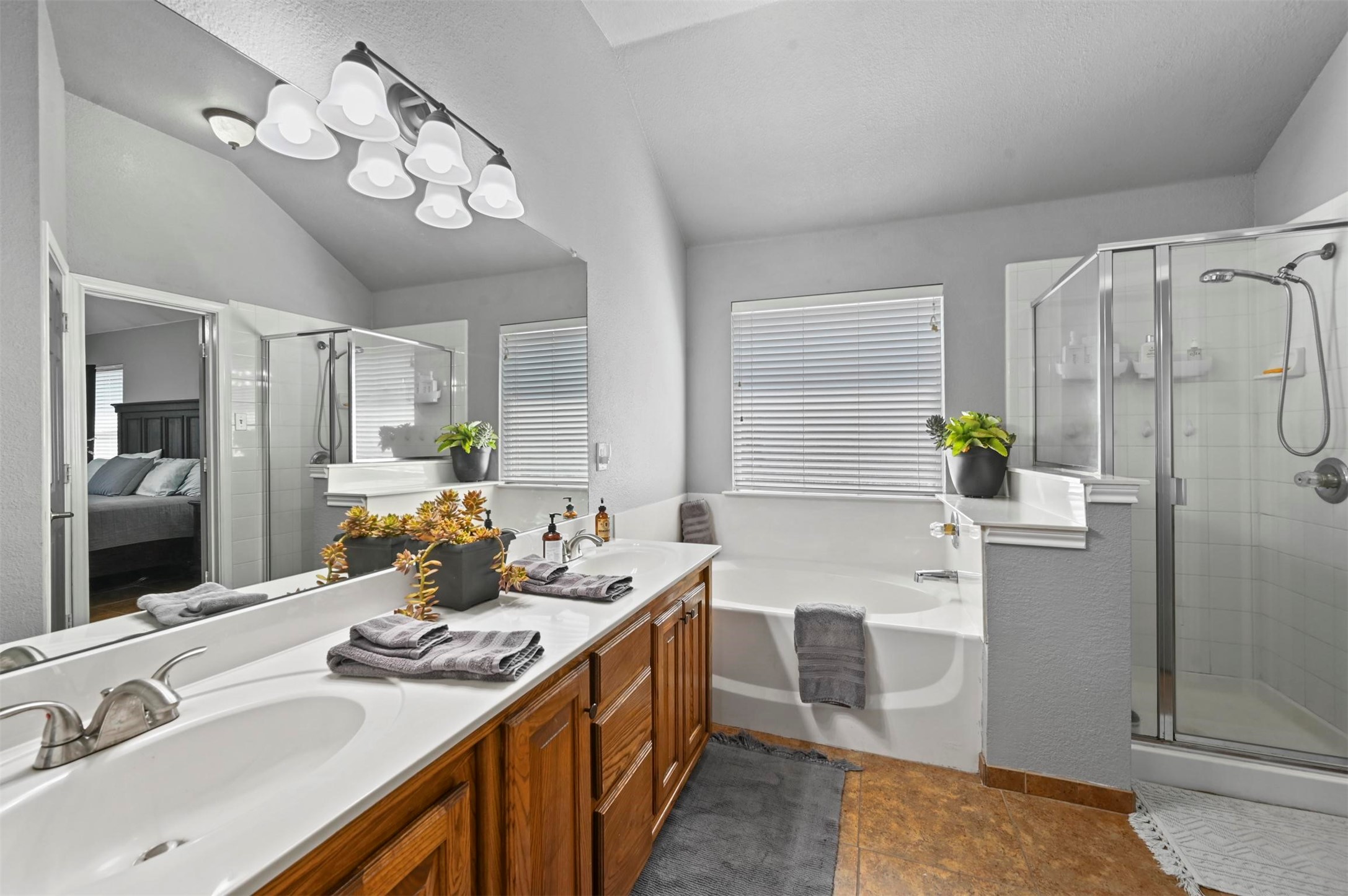 4418 Emerald Leaf Drive