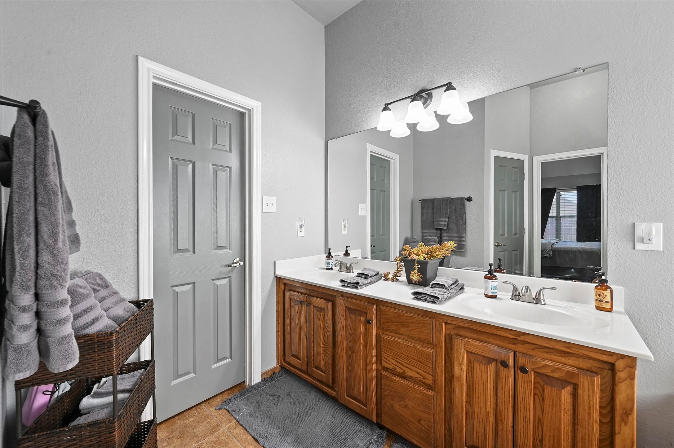 4418 Emerald Leaf Drive
