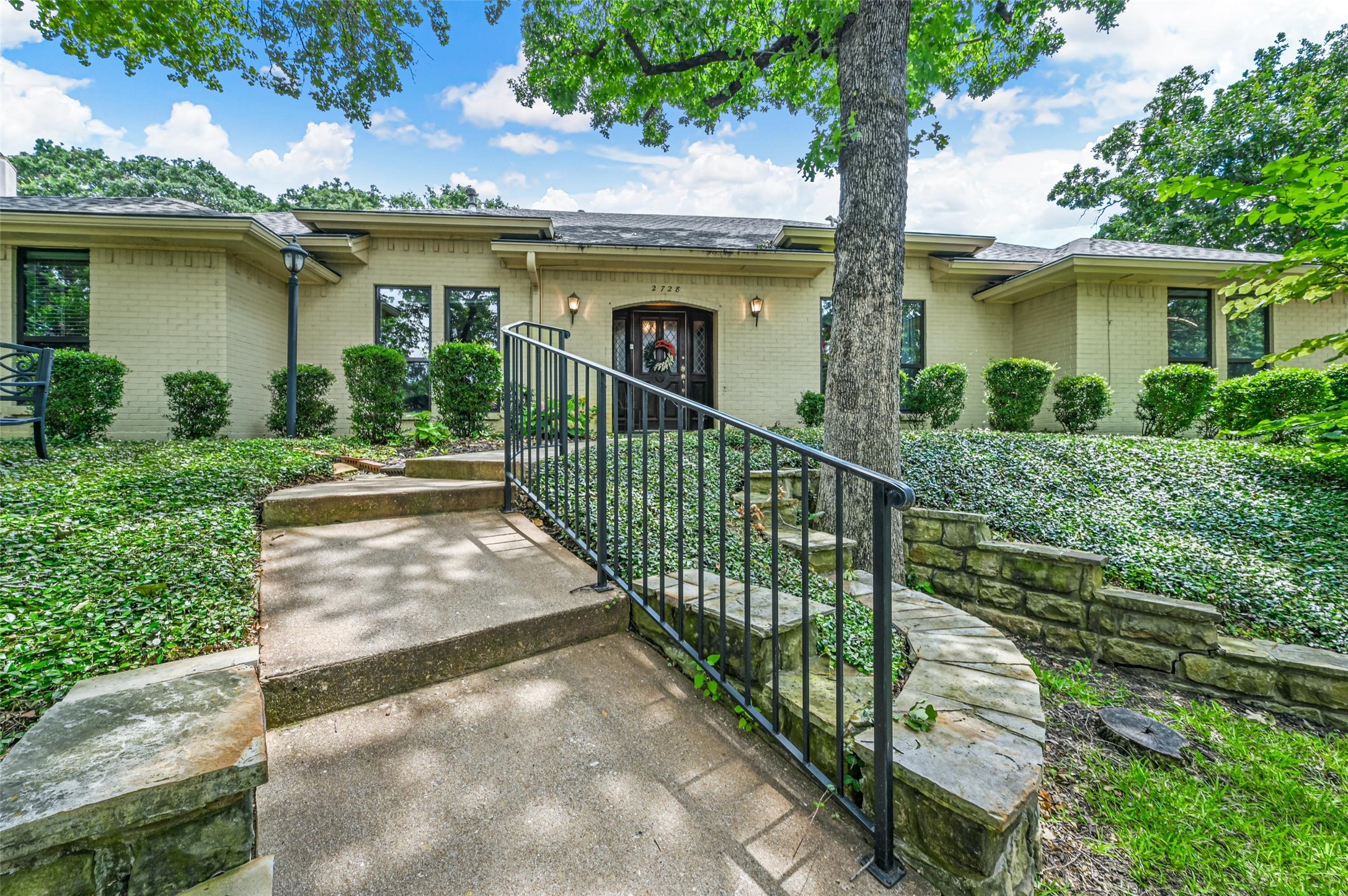 2728 Steamboat Circle