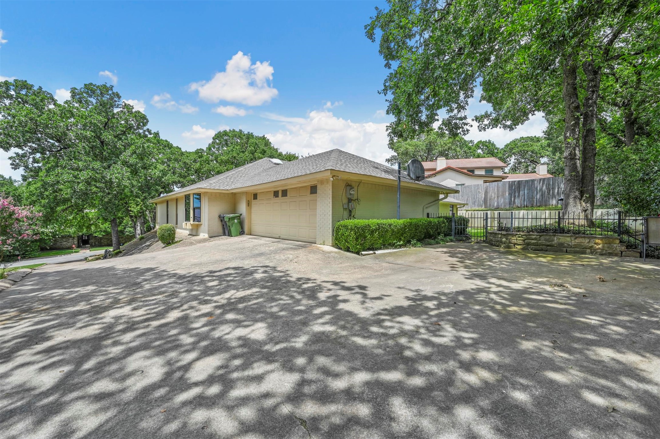 2728 Steamboat Circle
