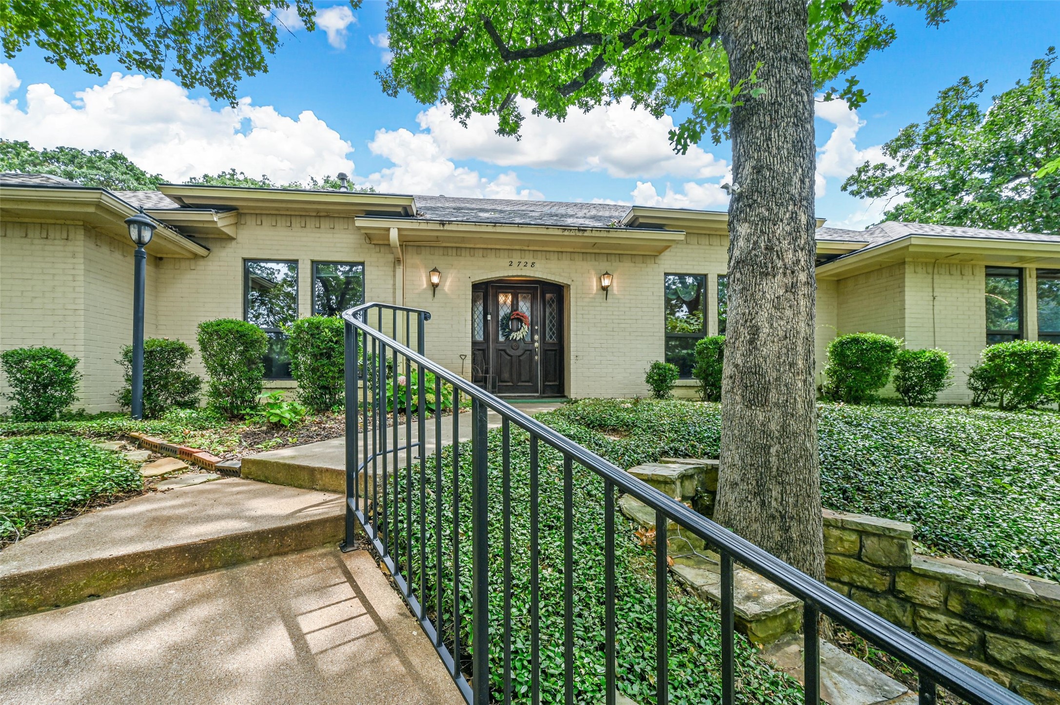 2728 Steamboat Circle