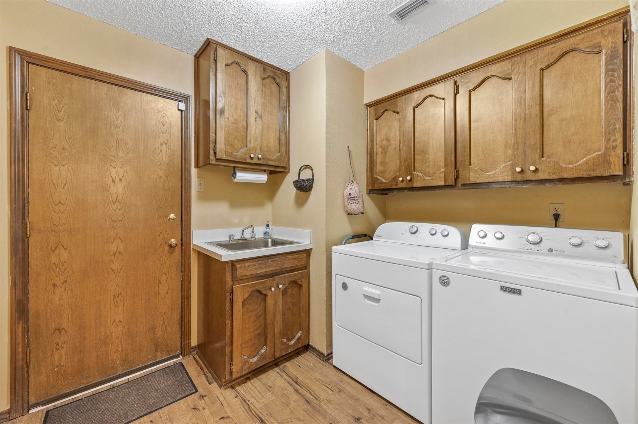 2728 Steamboat Circle