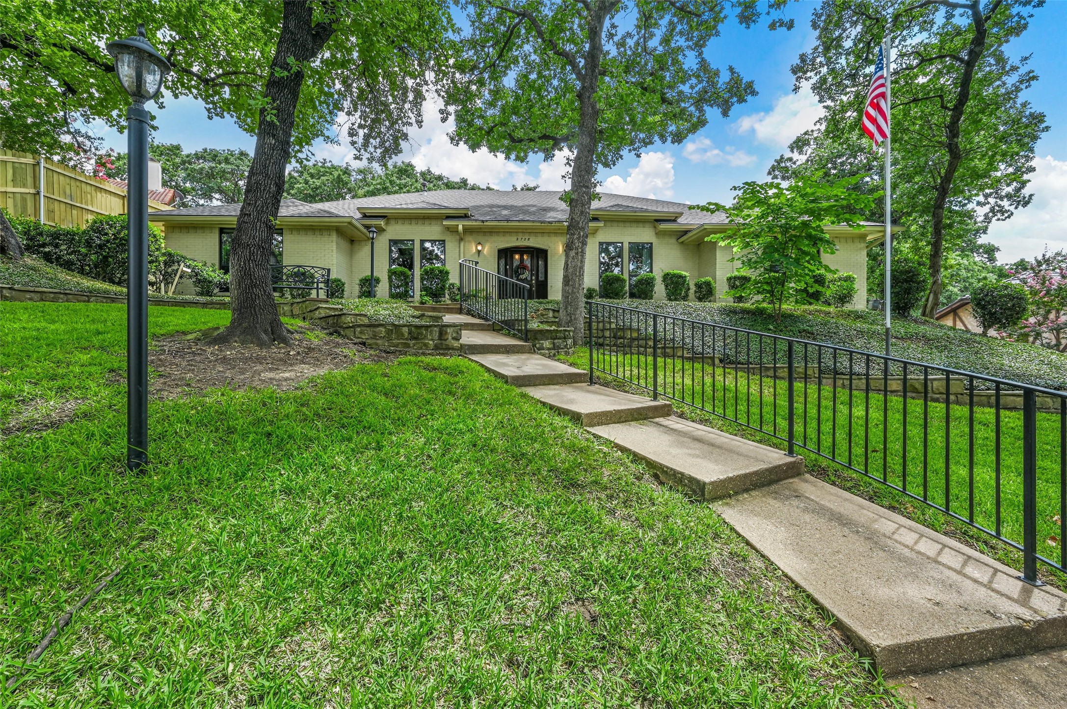 2728 Steamboat Circle