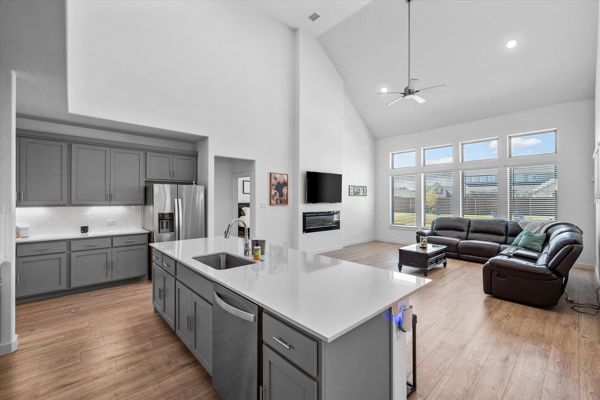 1413 Thunderbird Drive