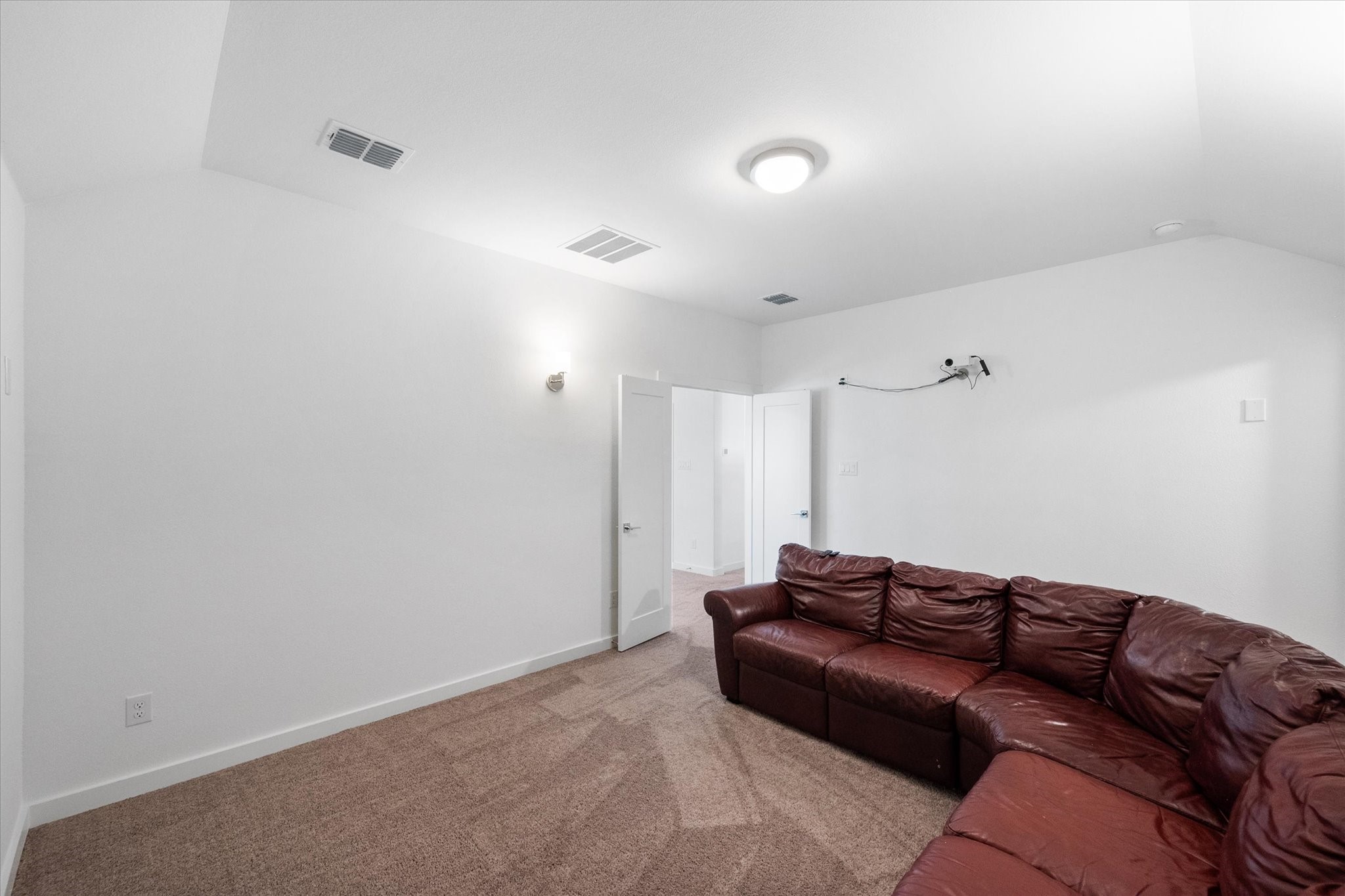 1413 Thunderbird Drive