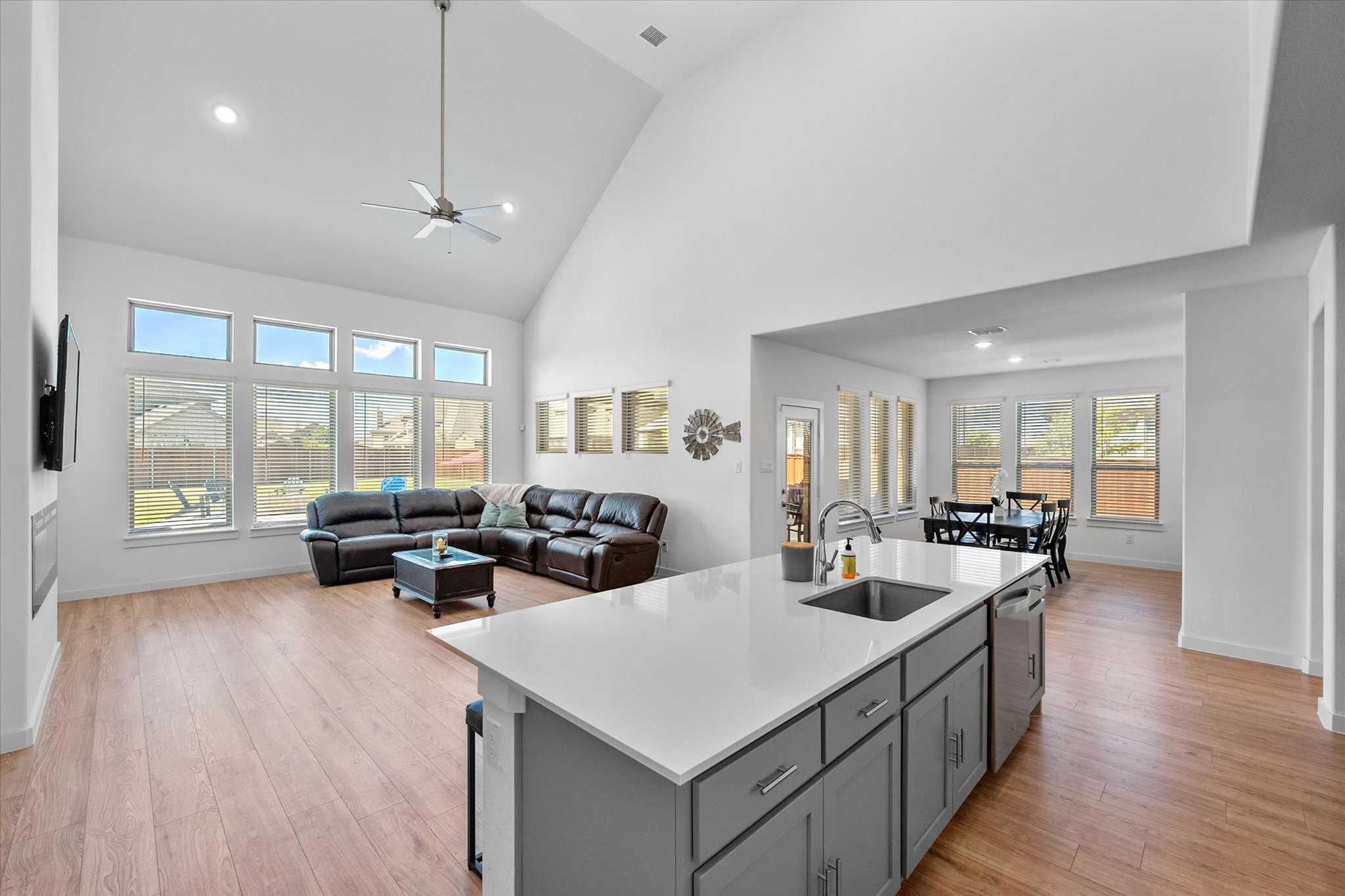 1413 Thunderbird Drive