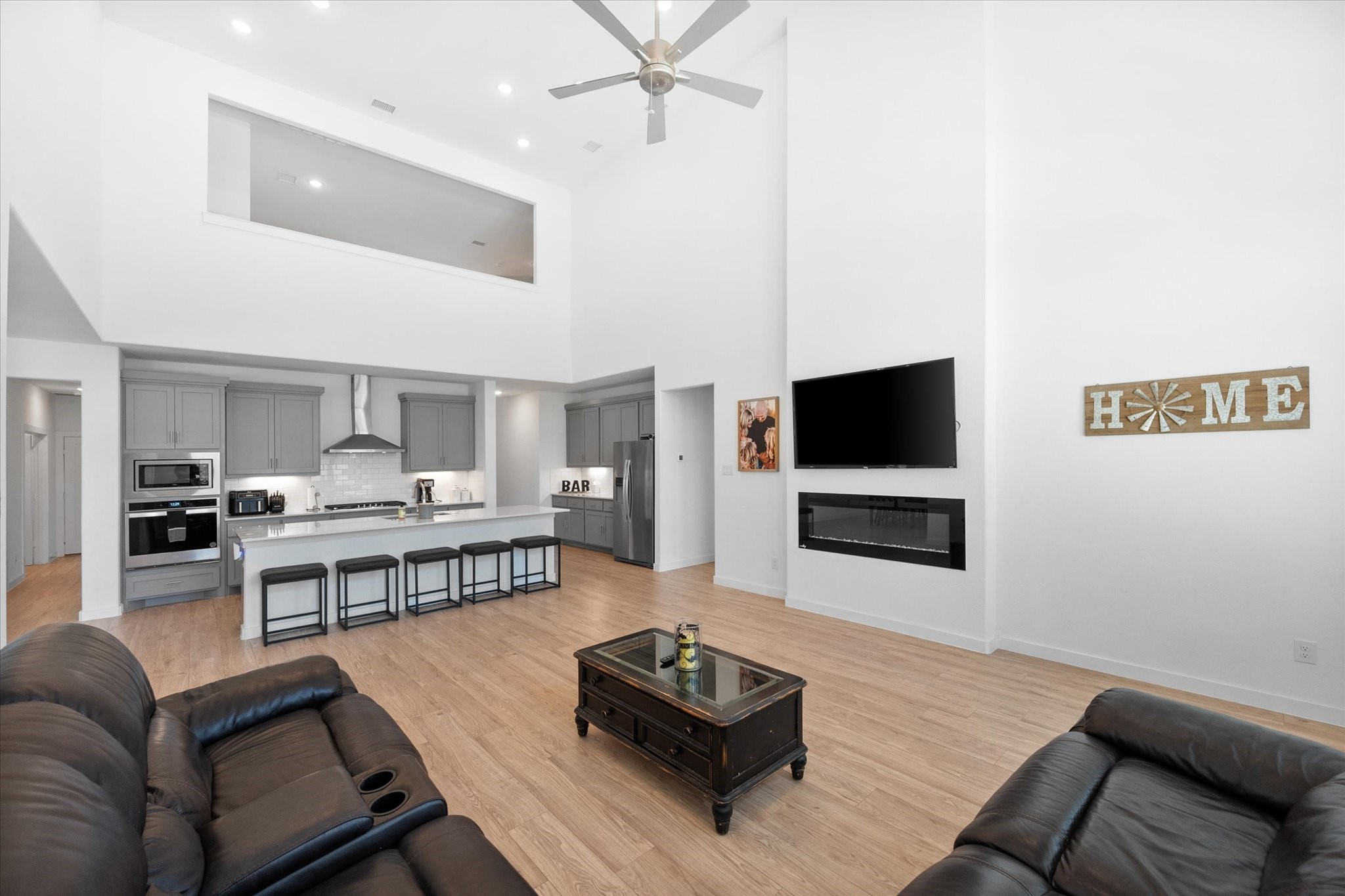 1413 Thunderbird Drive