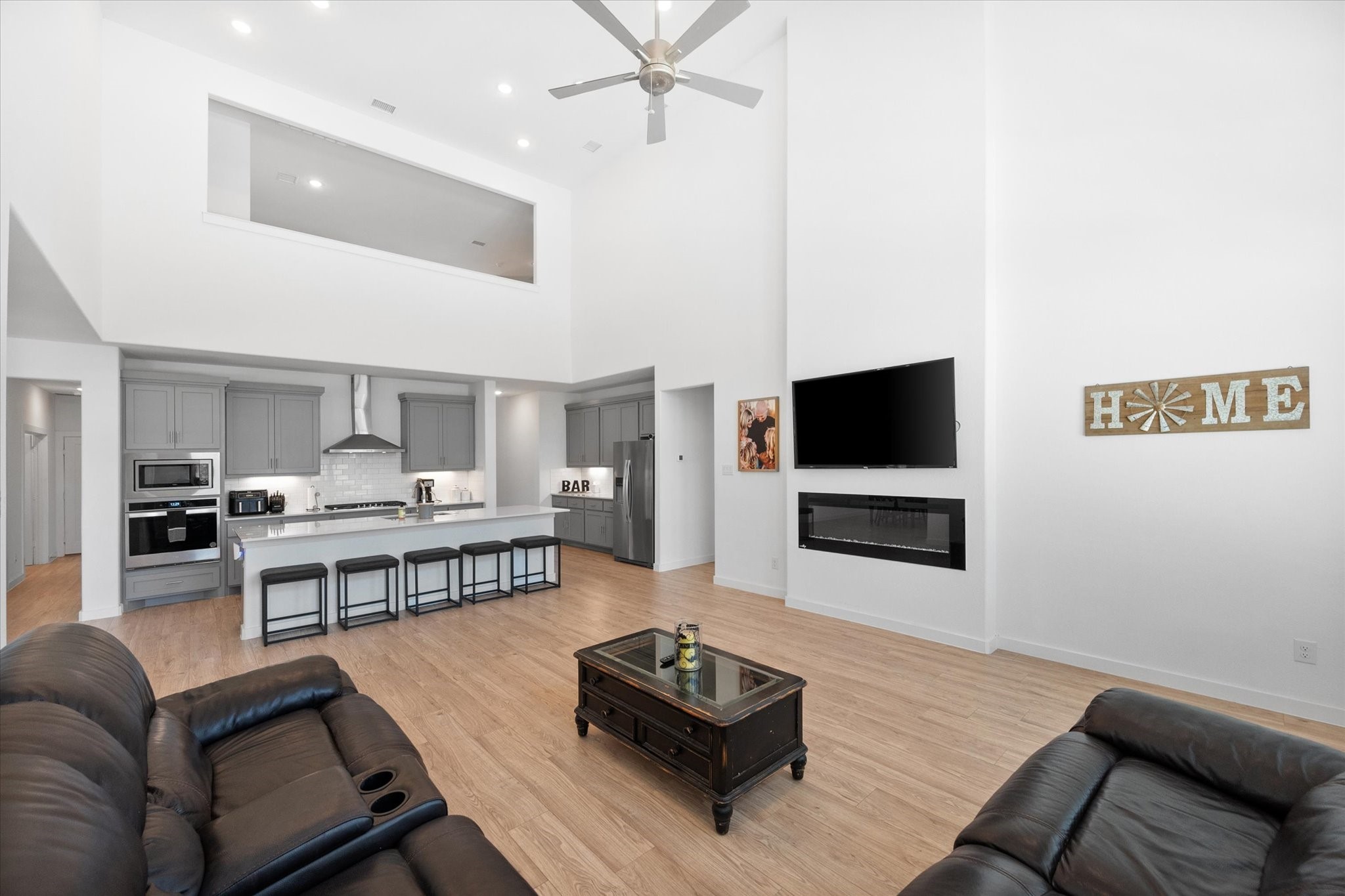 1413 Thunderbird Drive