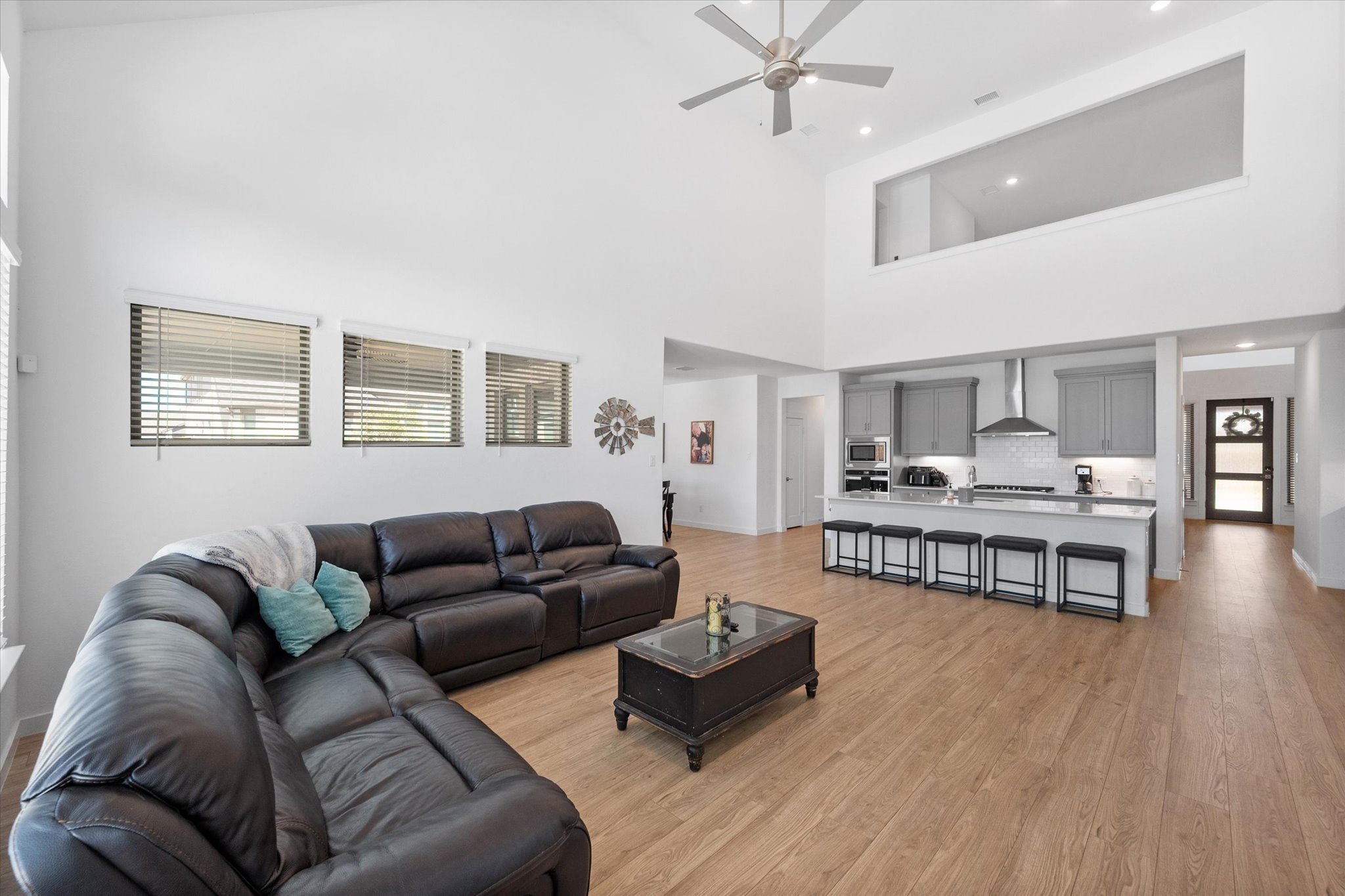 1413 Thunderbird Drive