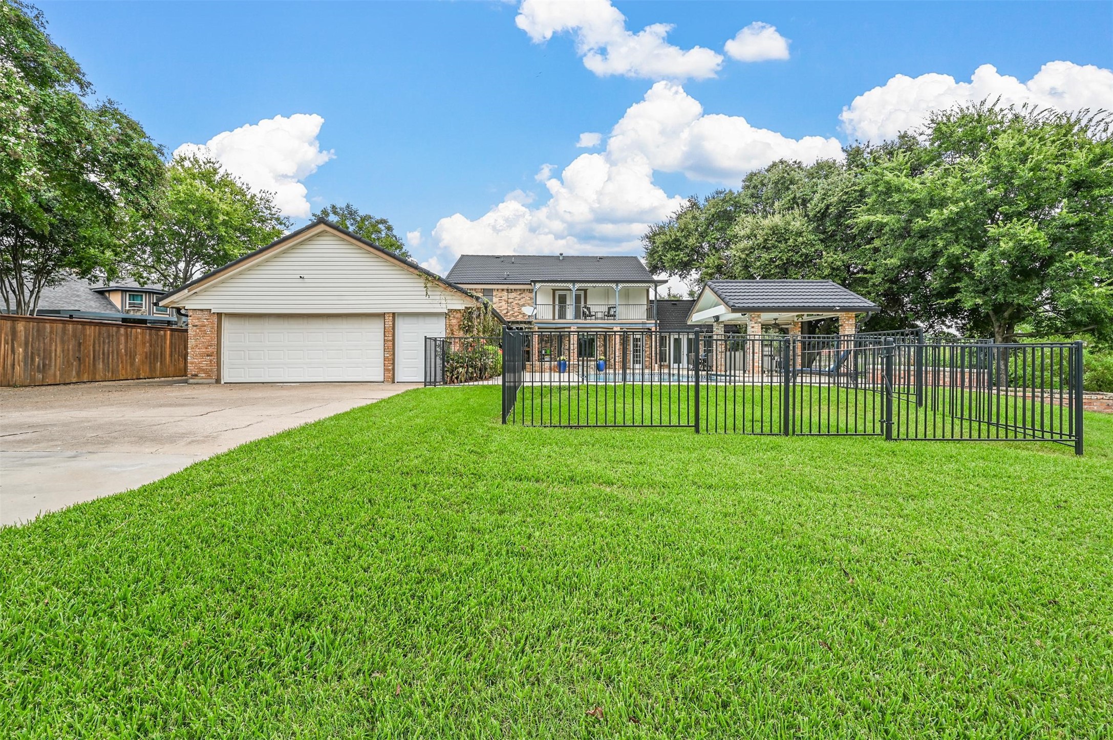 1502 Inverness Road