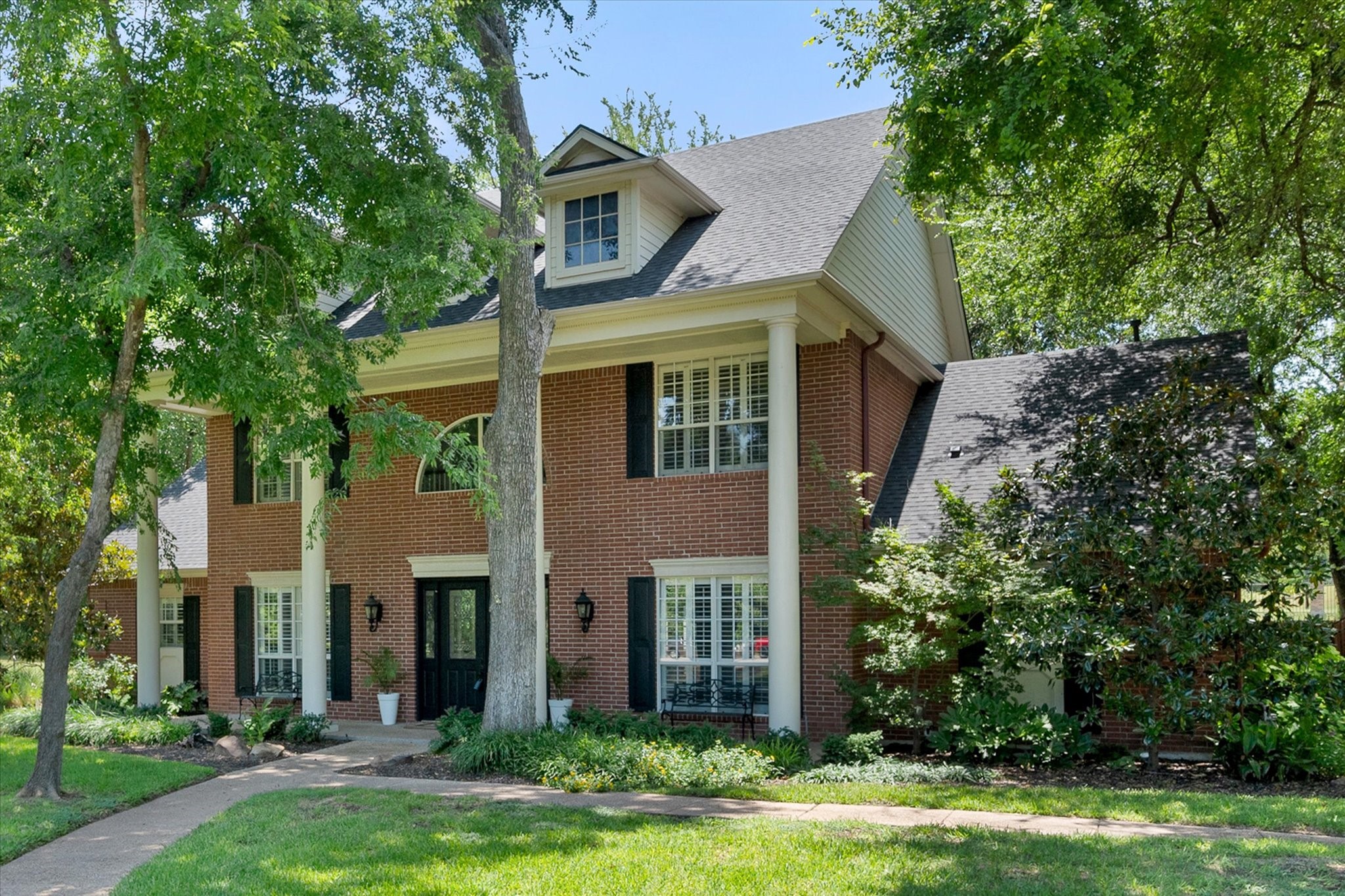 5848 Forest River Drive