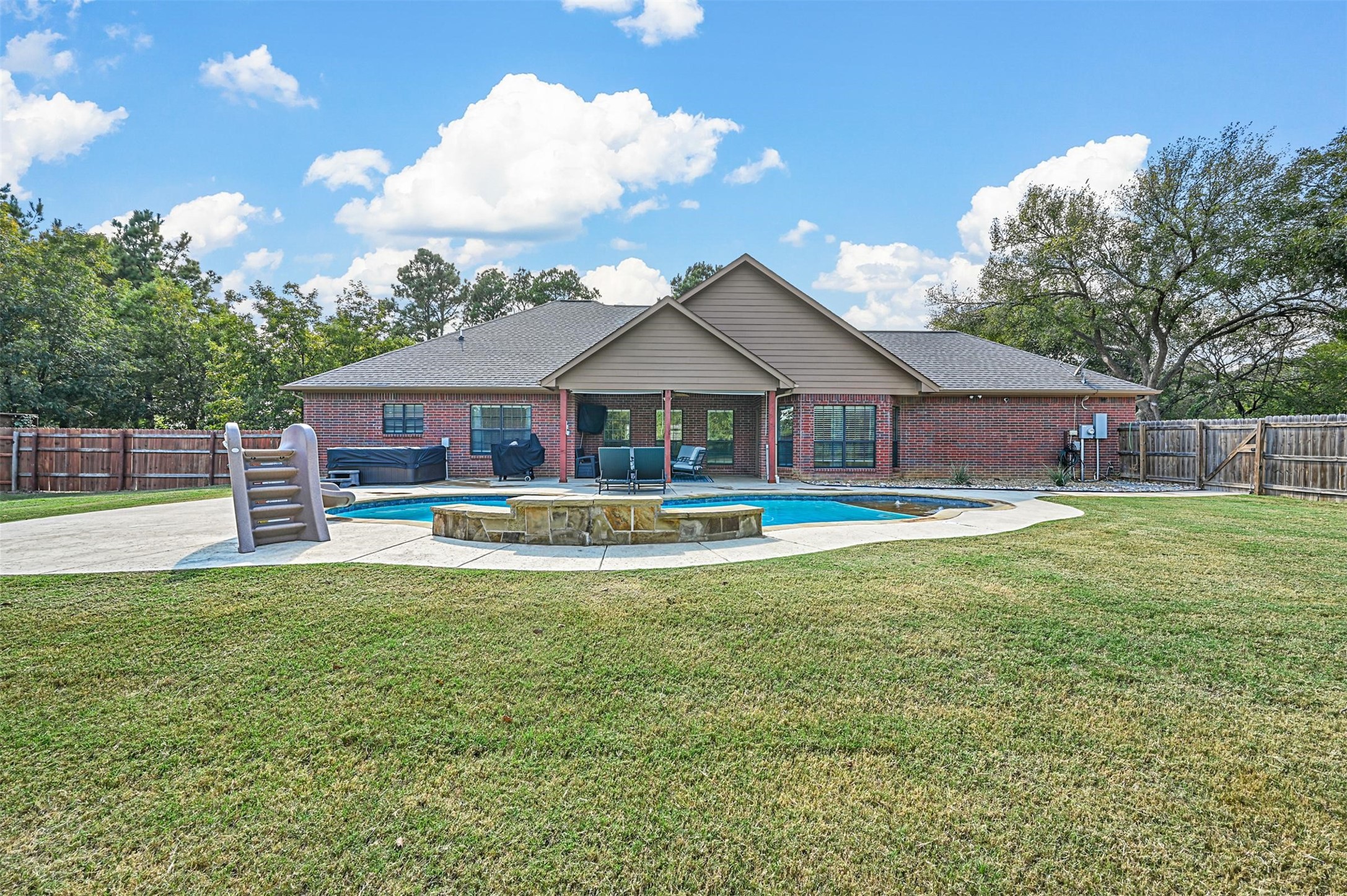 2913 Bairds Lane