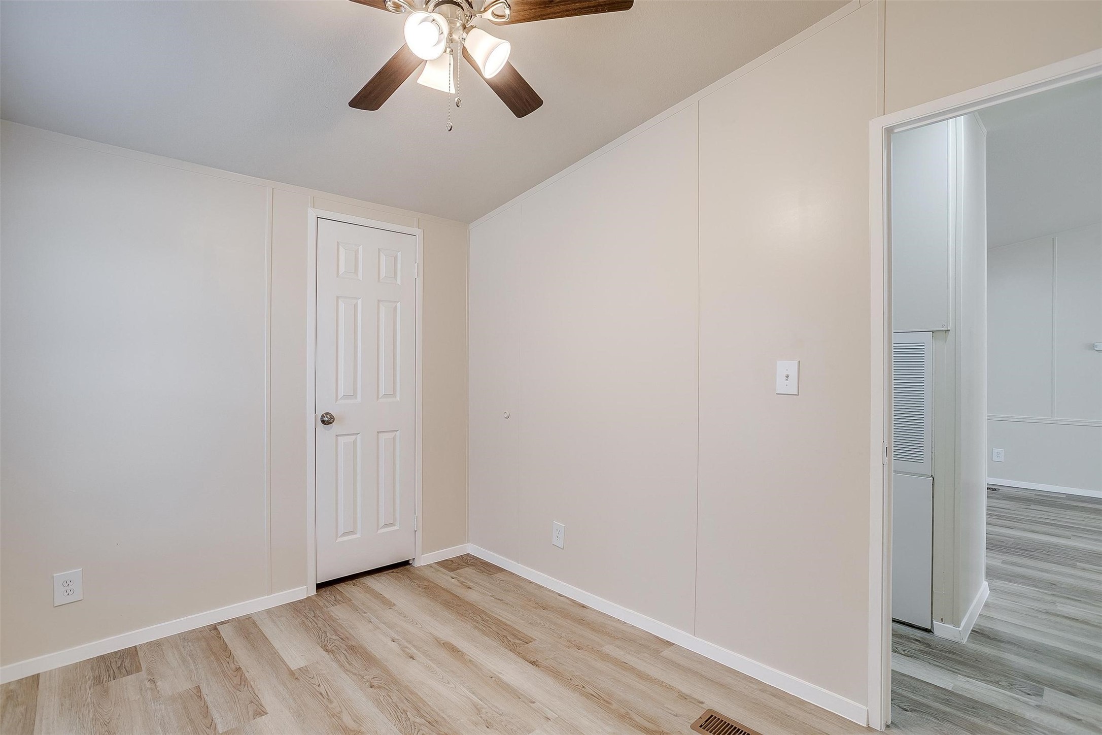 5460 Wendy Lane
