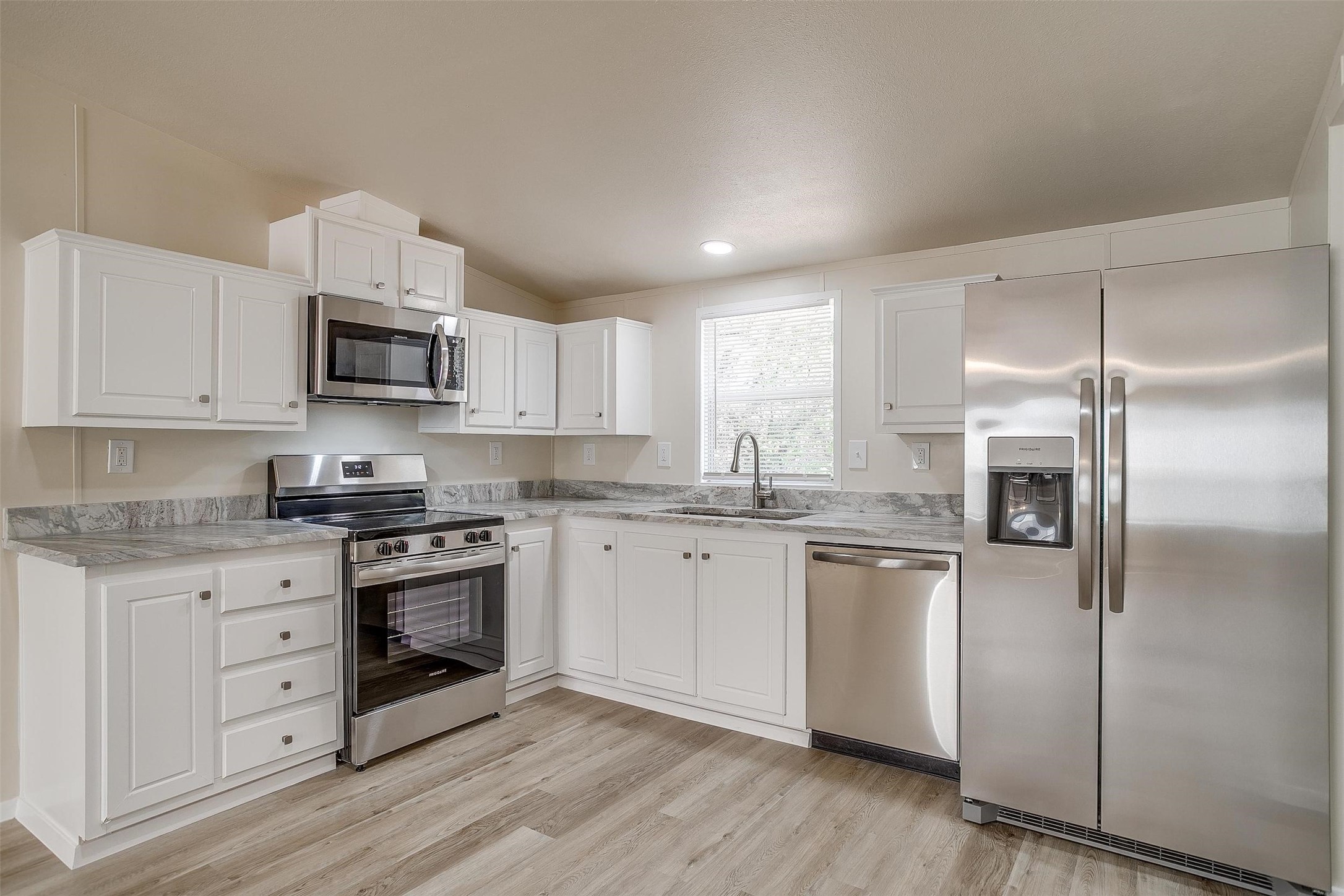 5460 Wendy Lane