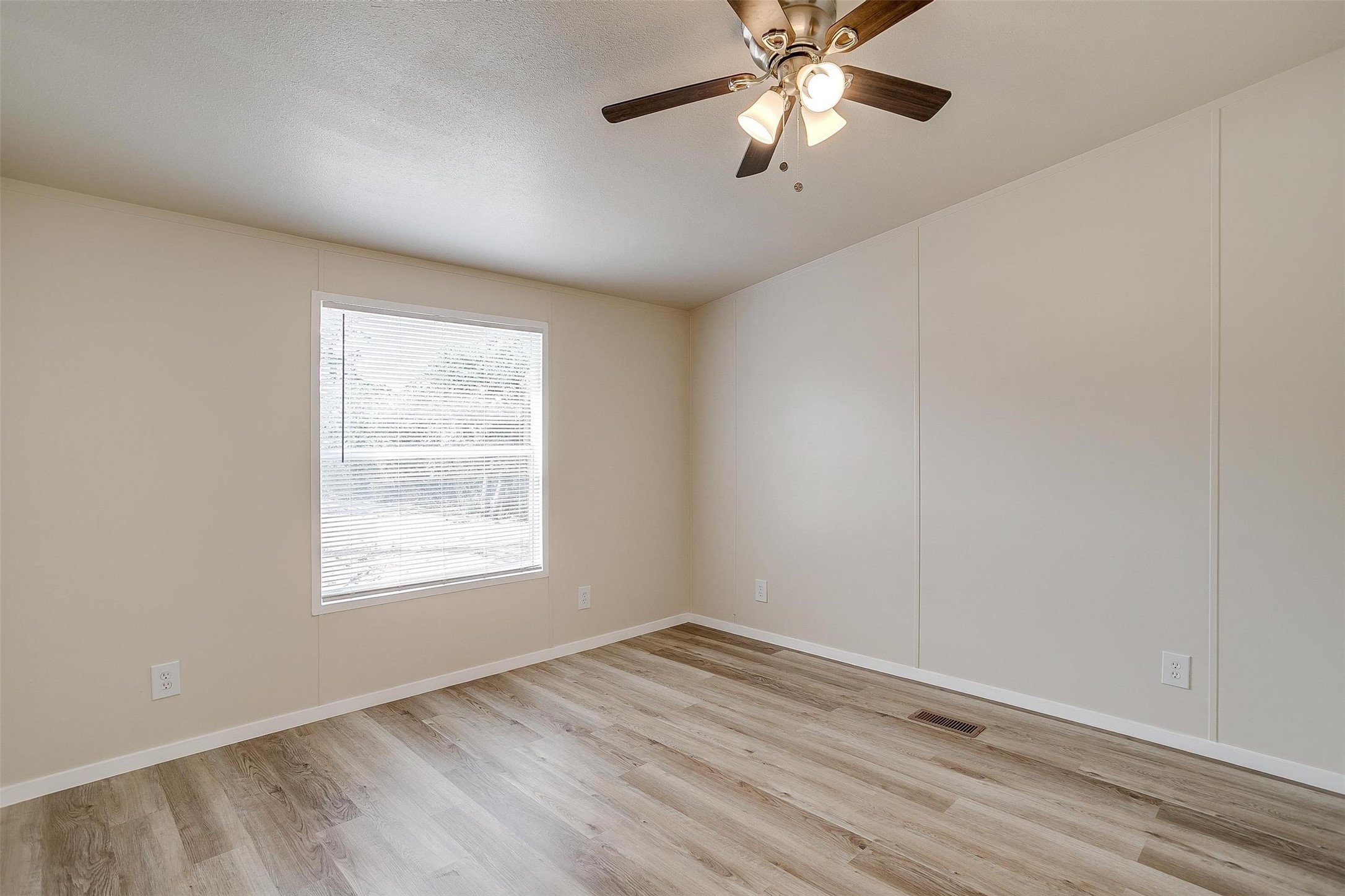 5460 Wendy Lane