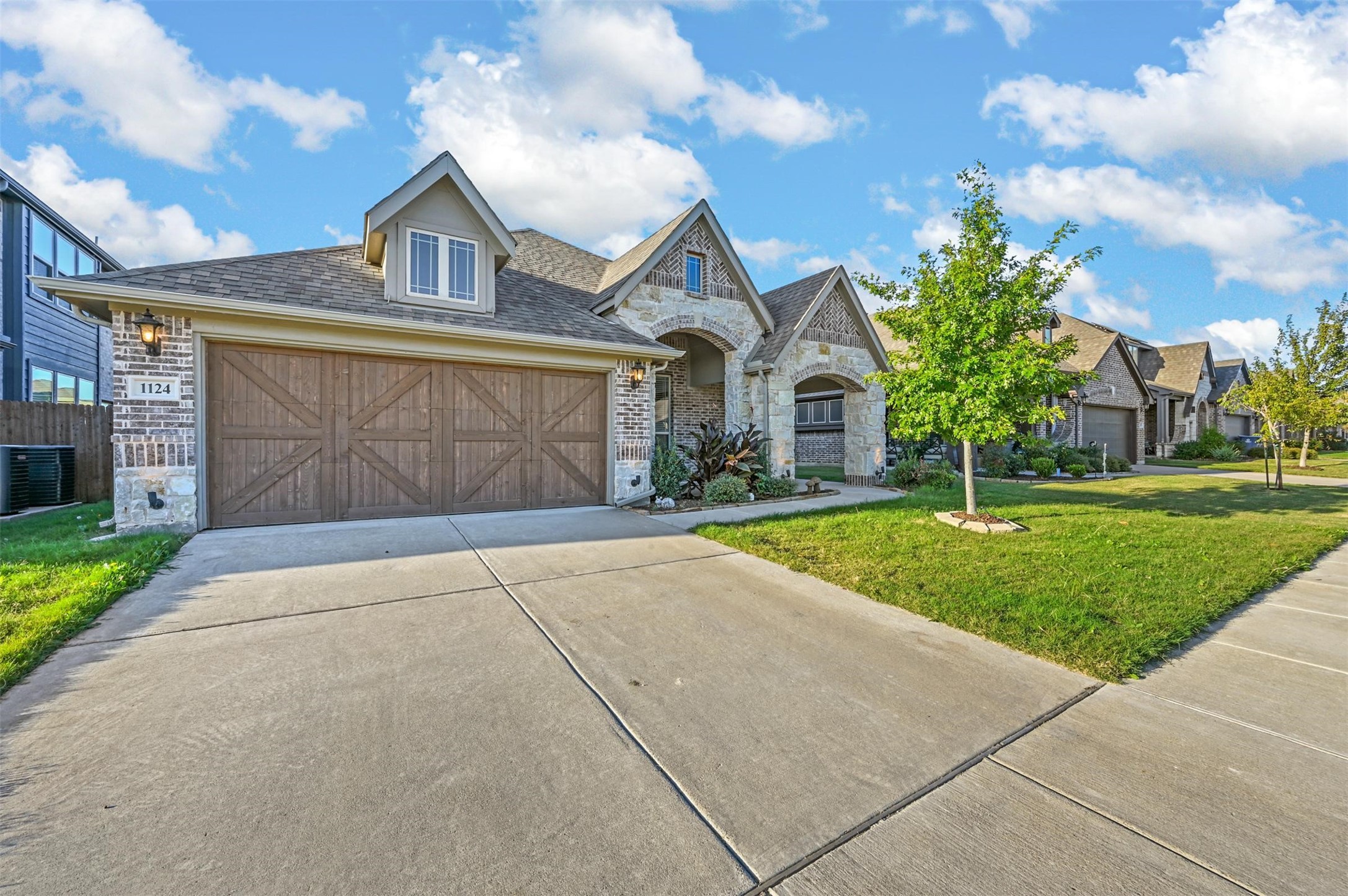 1124 Raptor Road