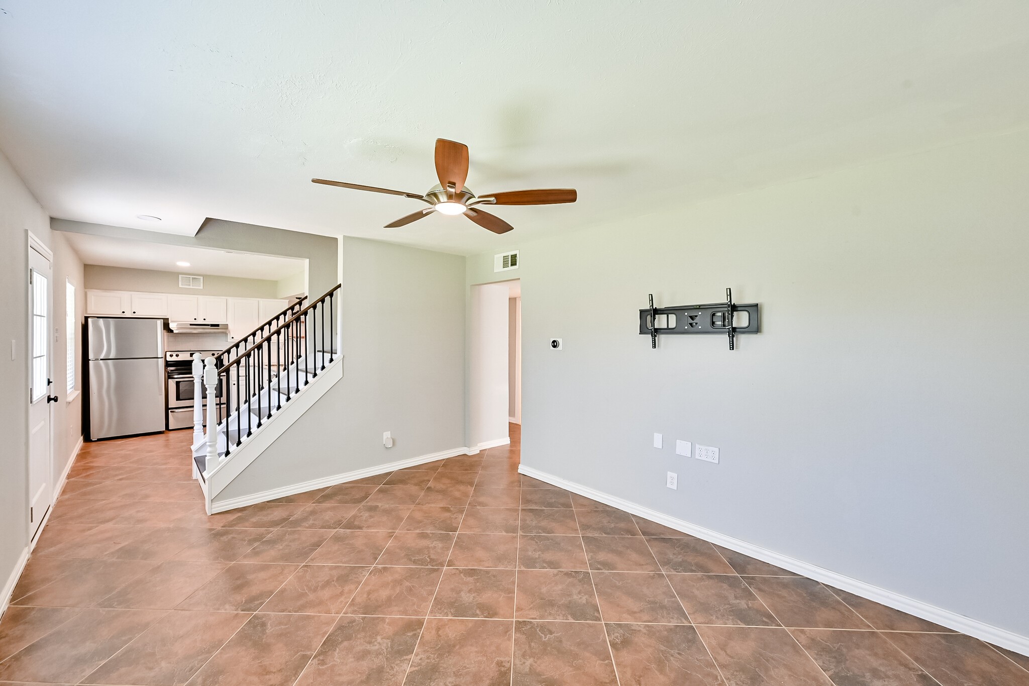 1105 Paula Drive