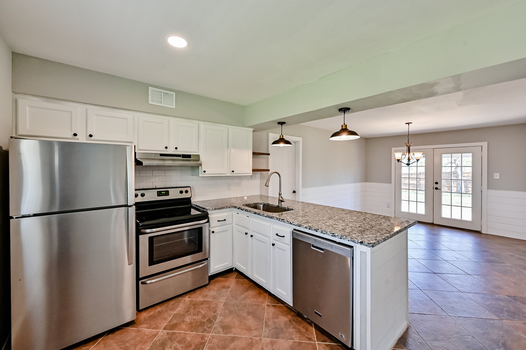 1105 Paula Drive